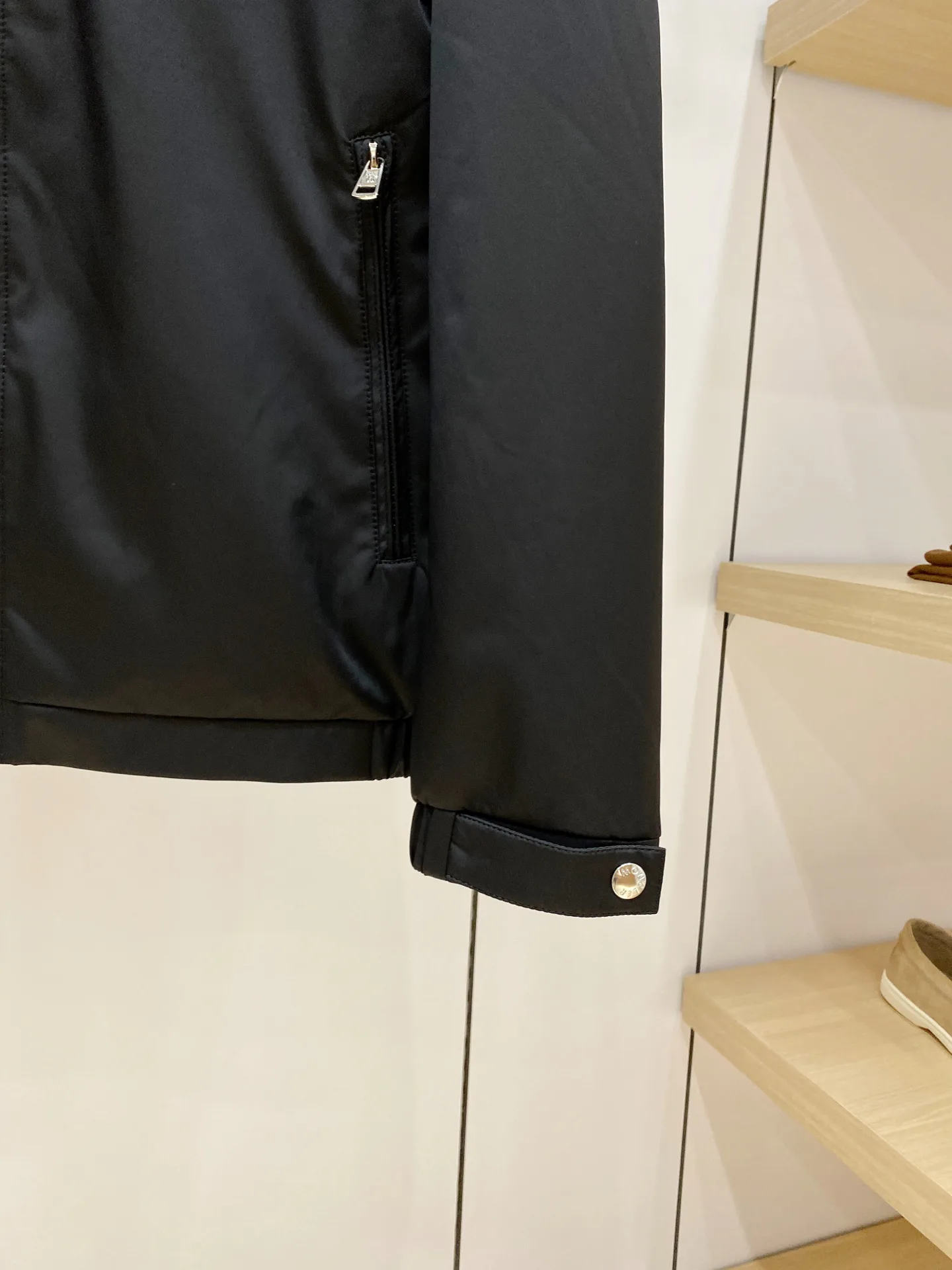 Men's Jackets And Down Jackets MONCLER 17826827