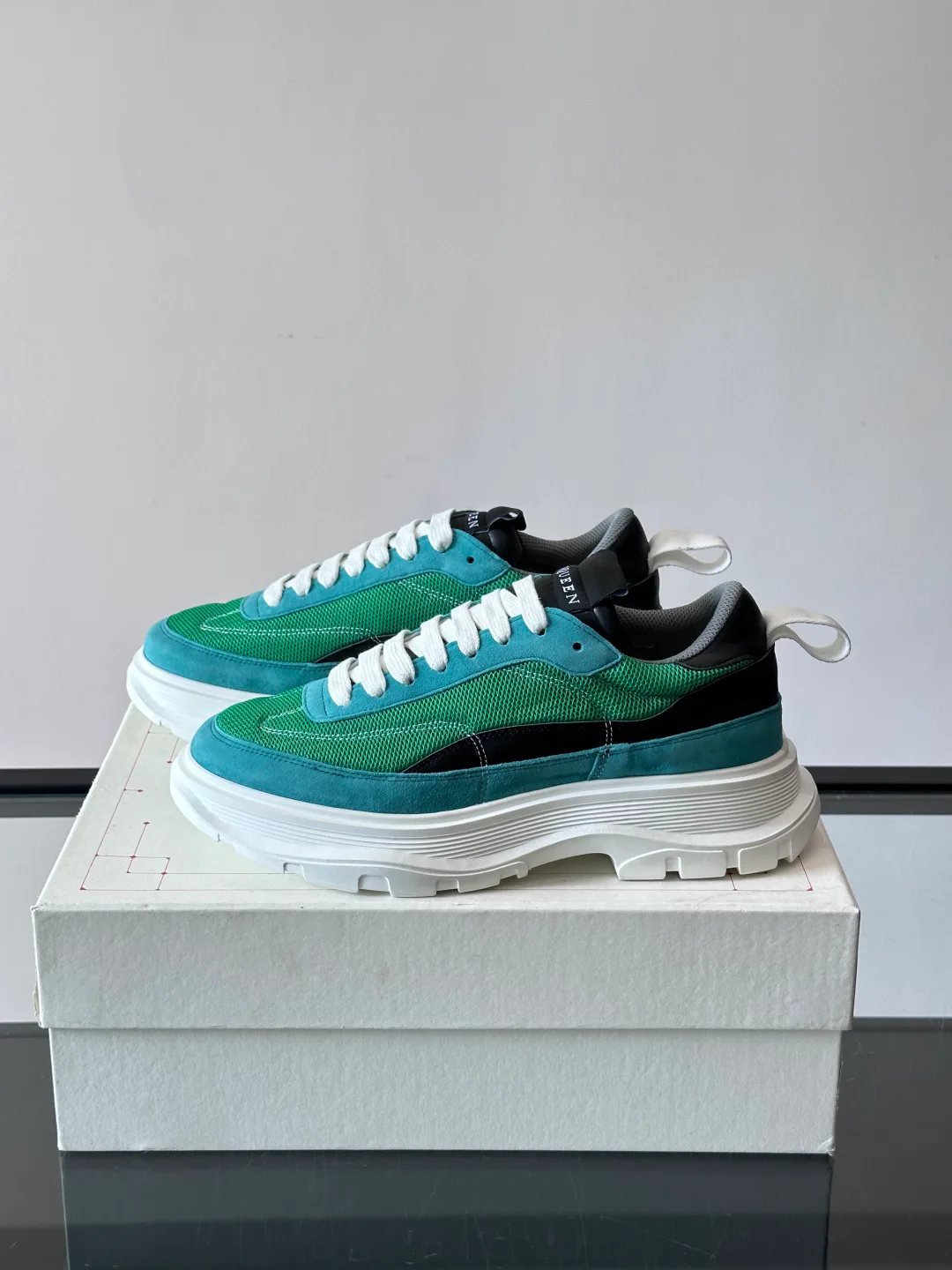 Women's Sneakers ALEXANDER MCQUEEN 17328784