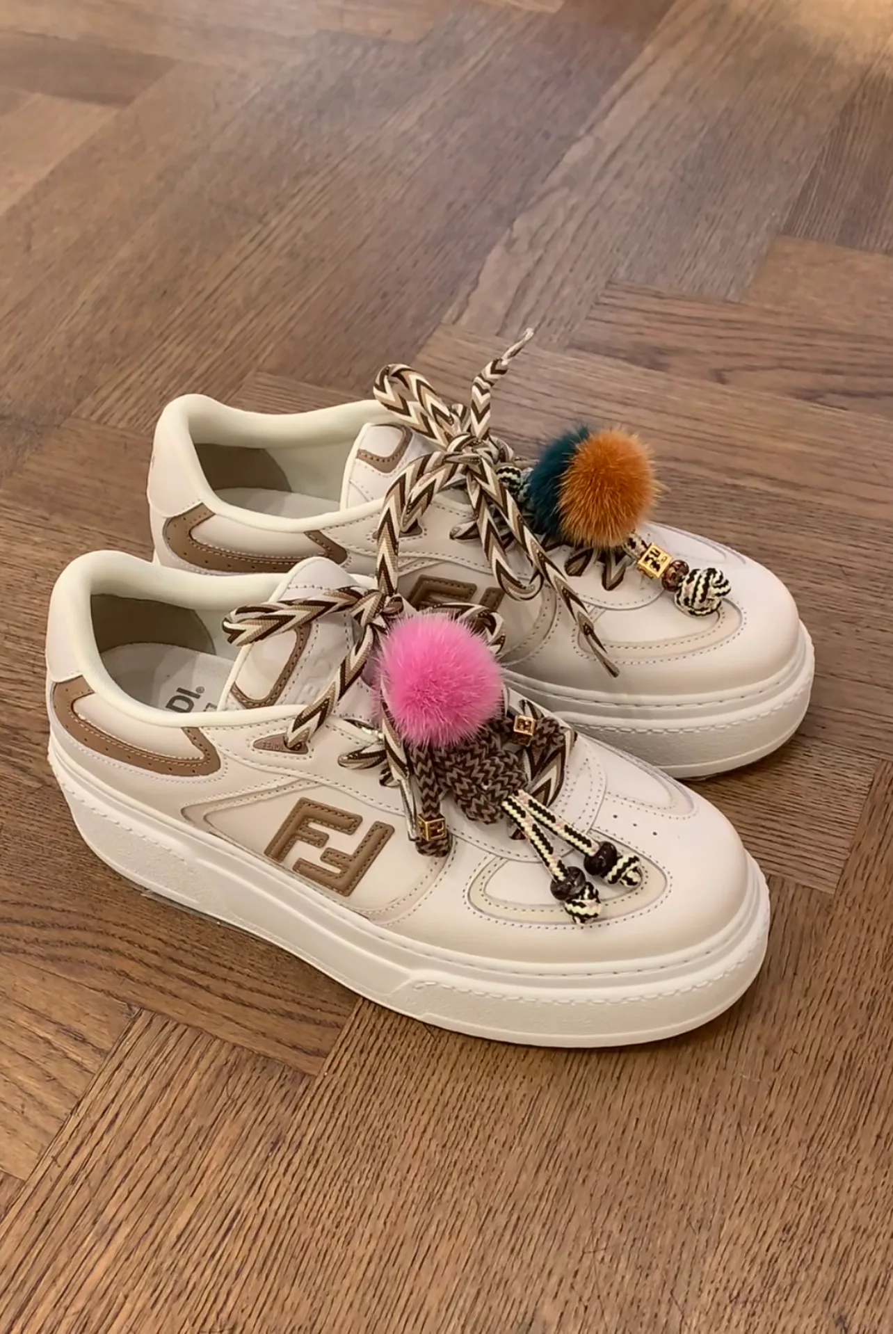 Women's Sneakers FENDI 18080495