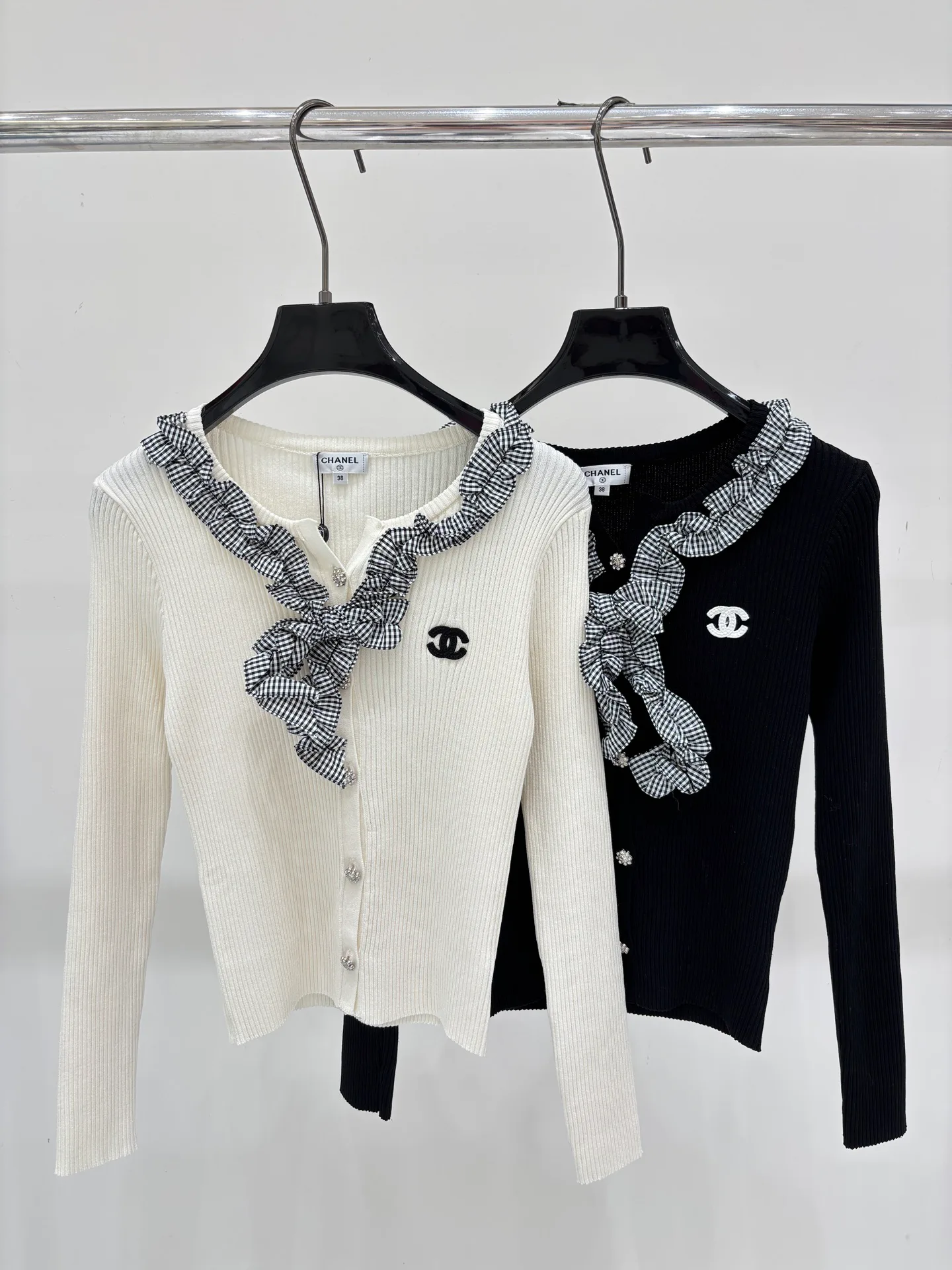 Women's Jumpers And Sweaters CHANEL 18137816
