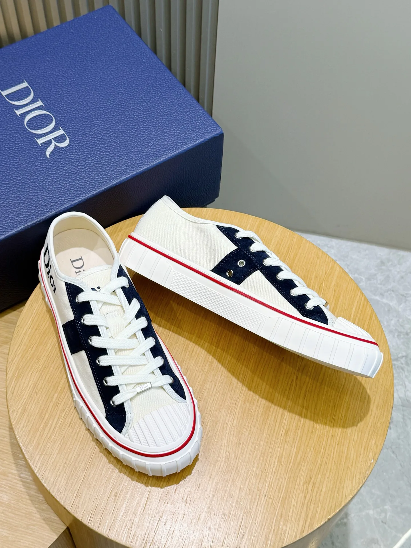Women's Sneakers CHRISTIAN DIOR 18101566