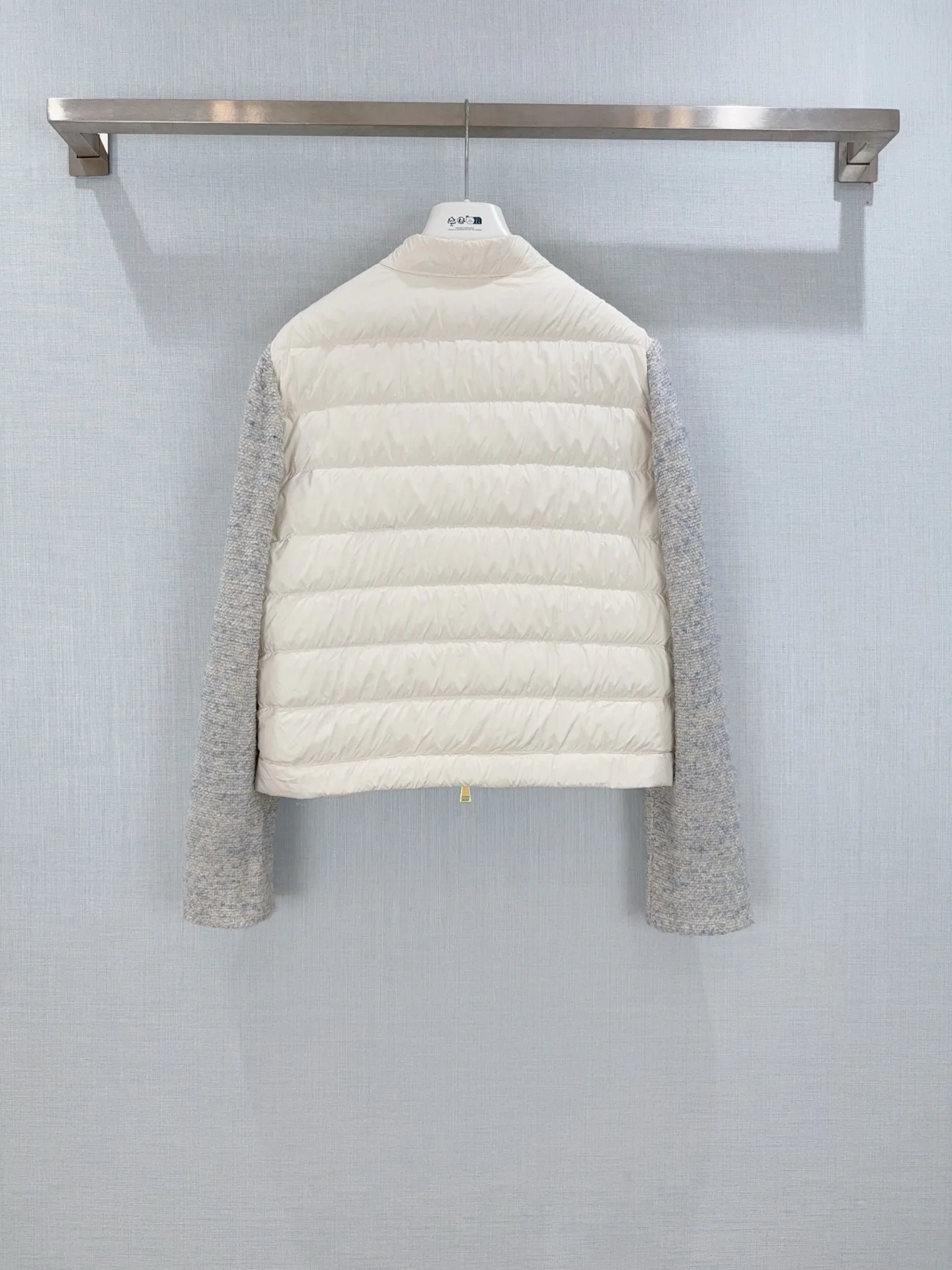 Women's Jackets And Down Jackets MONCLER 18474160