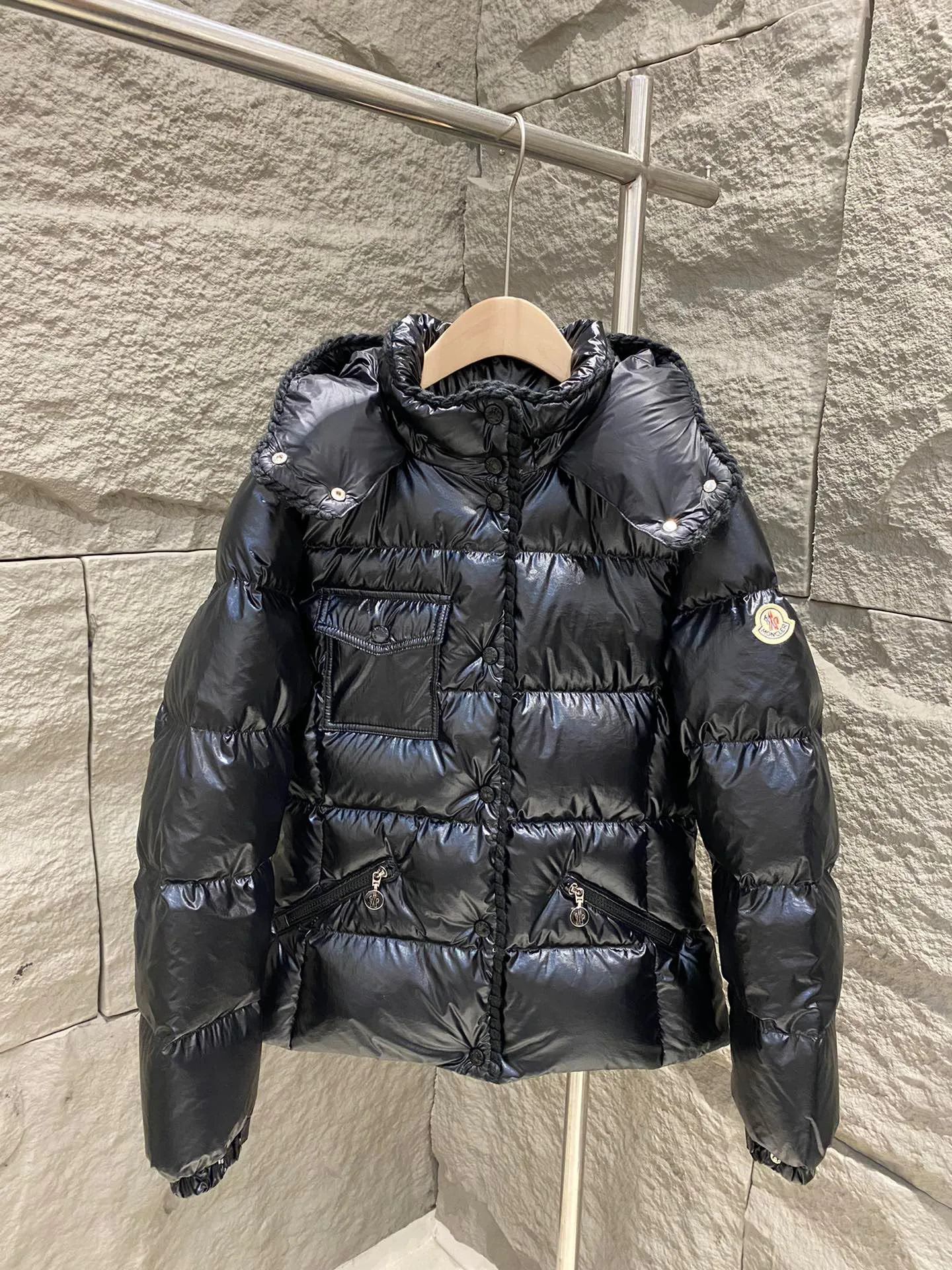 Women's Jackets And Down Jackets MONCLER 18326244