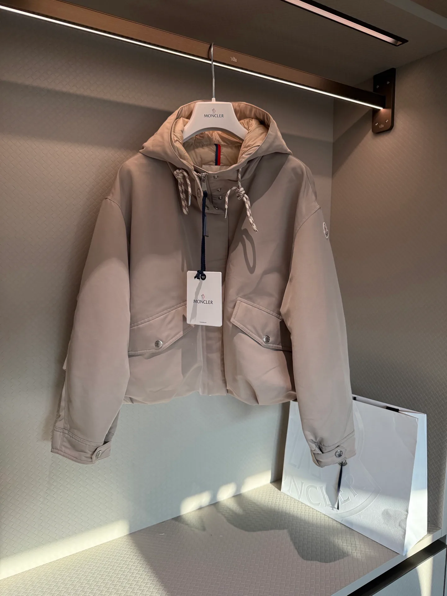 Women's Jackets And Down Jackets MONCLER 17952952