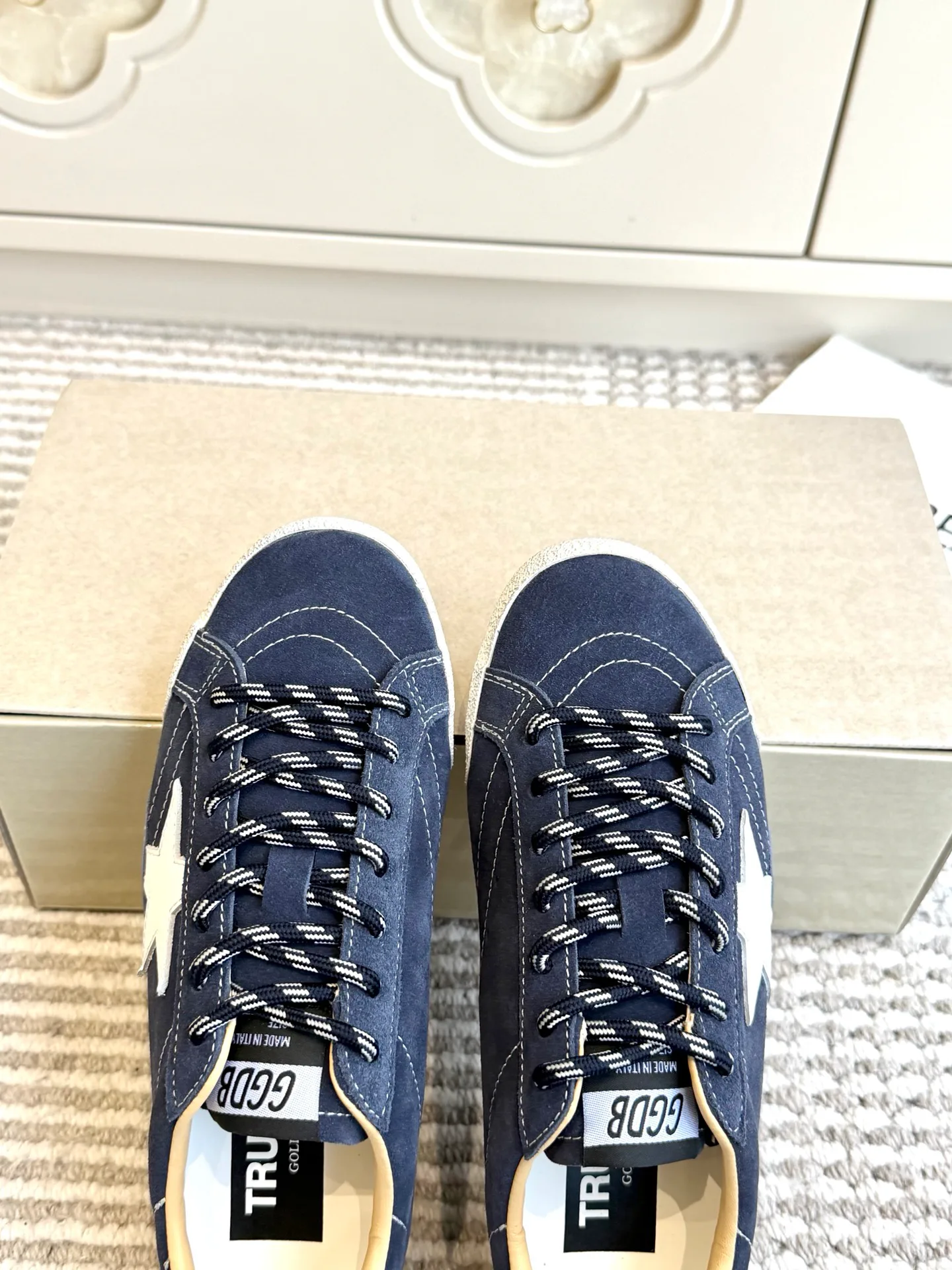 Women's Sneakers GOLDEN GOOSE 18360510