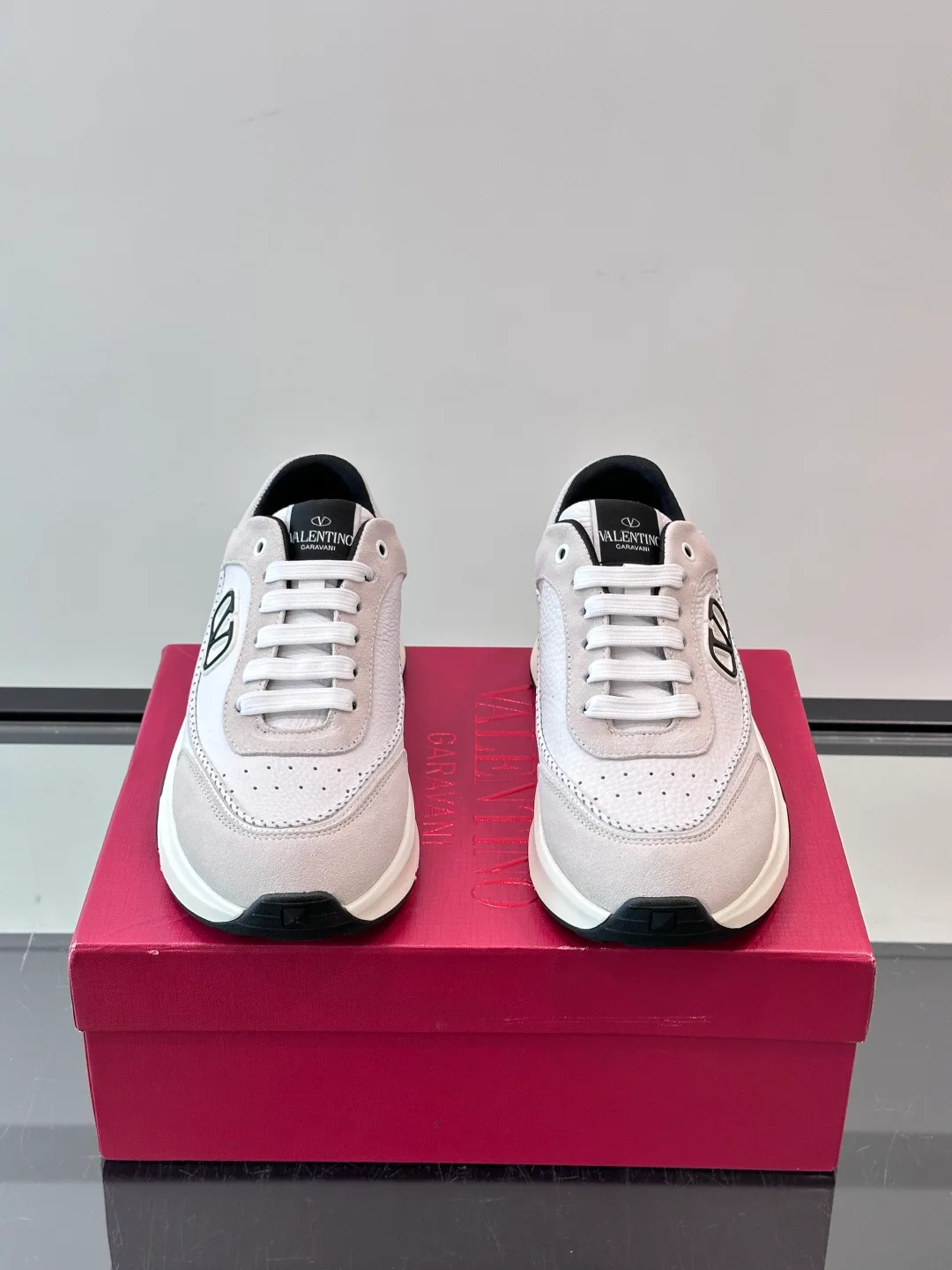 Men's Sneakers VALENTINO 18500687