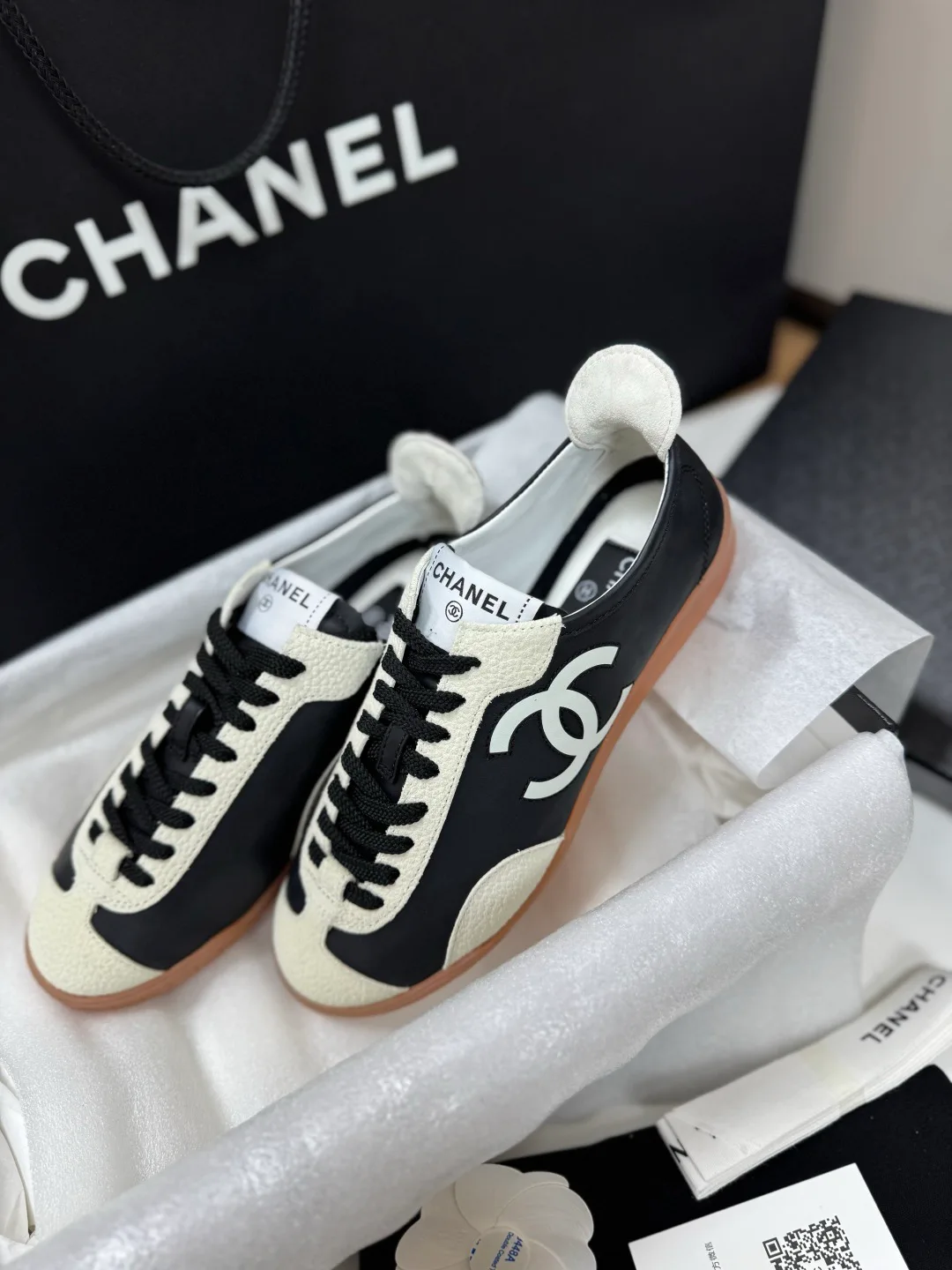 Women's Sneakers CHANEL 18223892