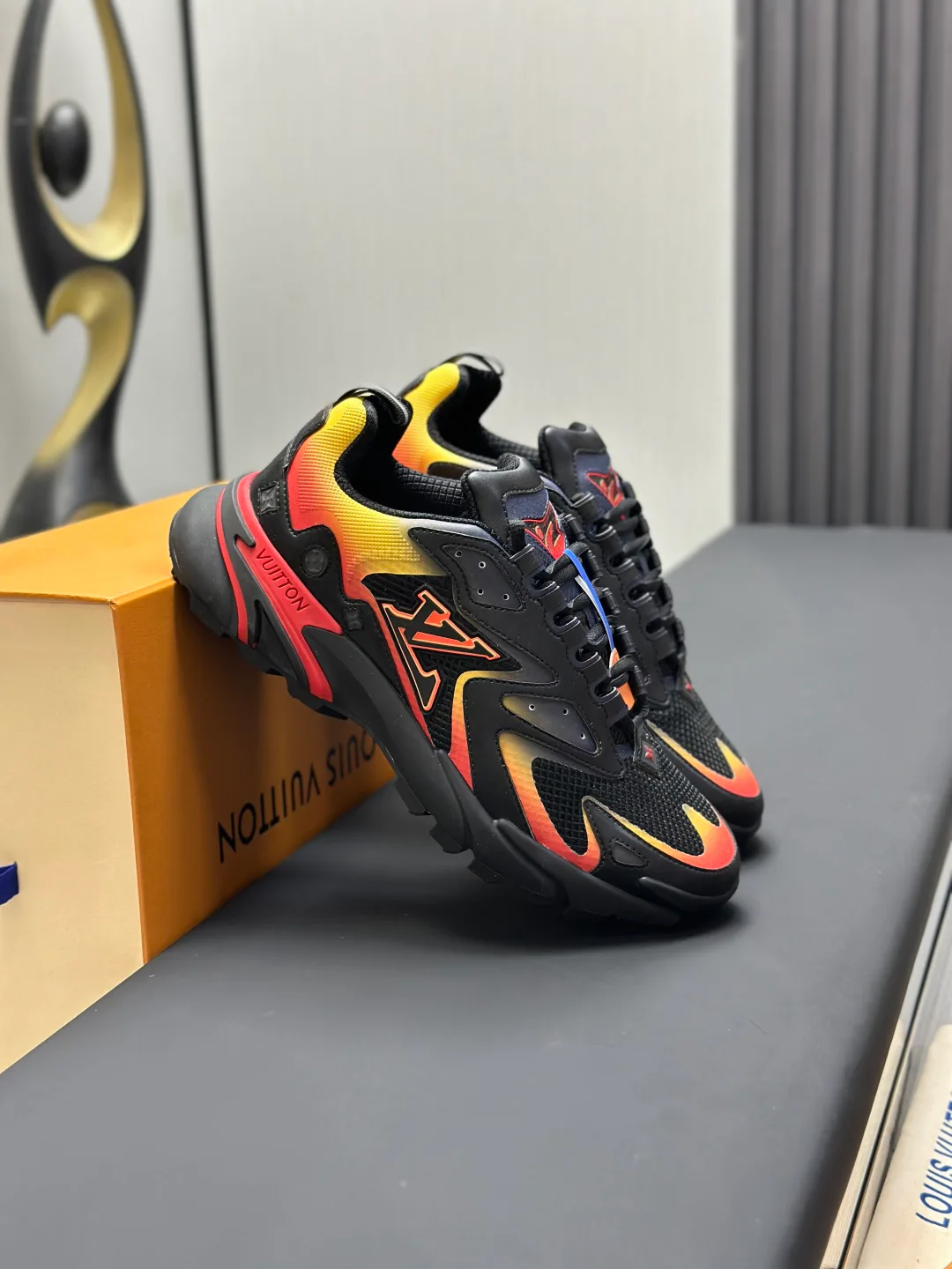 Men's Sneakers LOUIS VUITTON 18211987