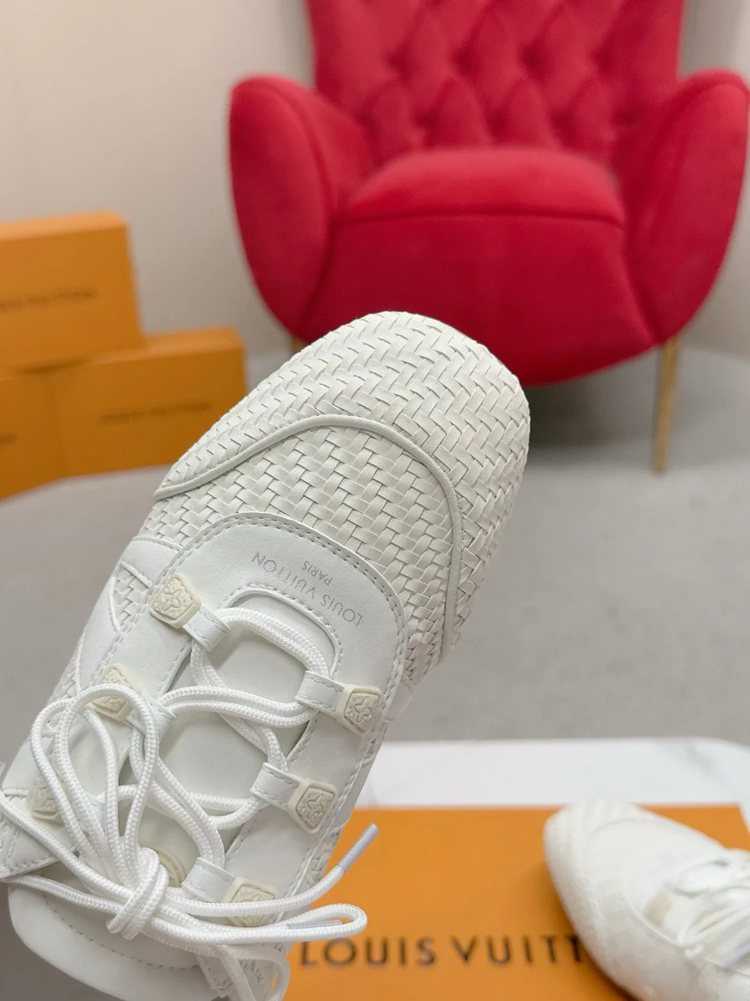 Women's Sneakers LOUIS VUITTON 17704486