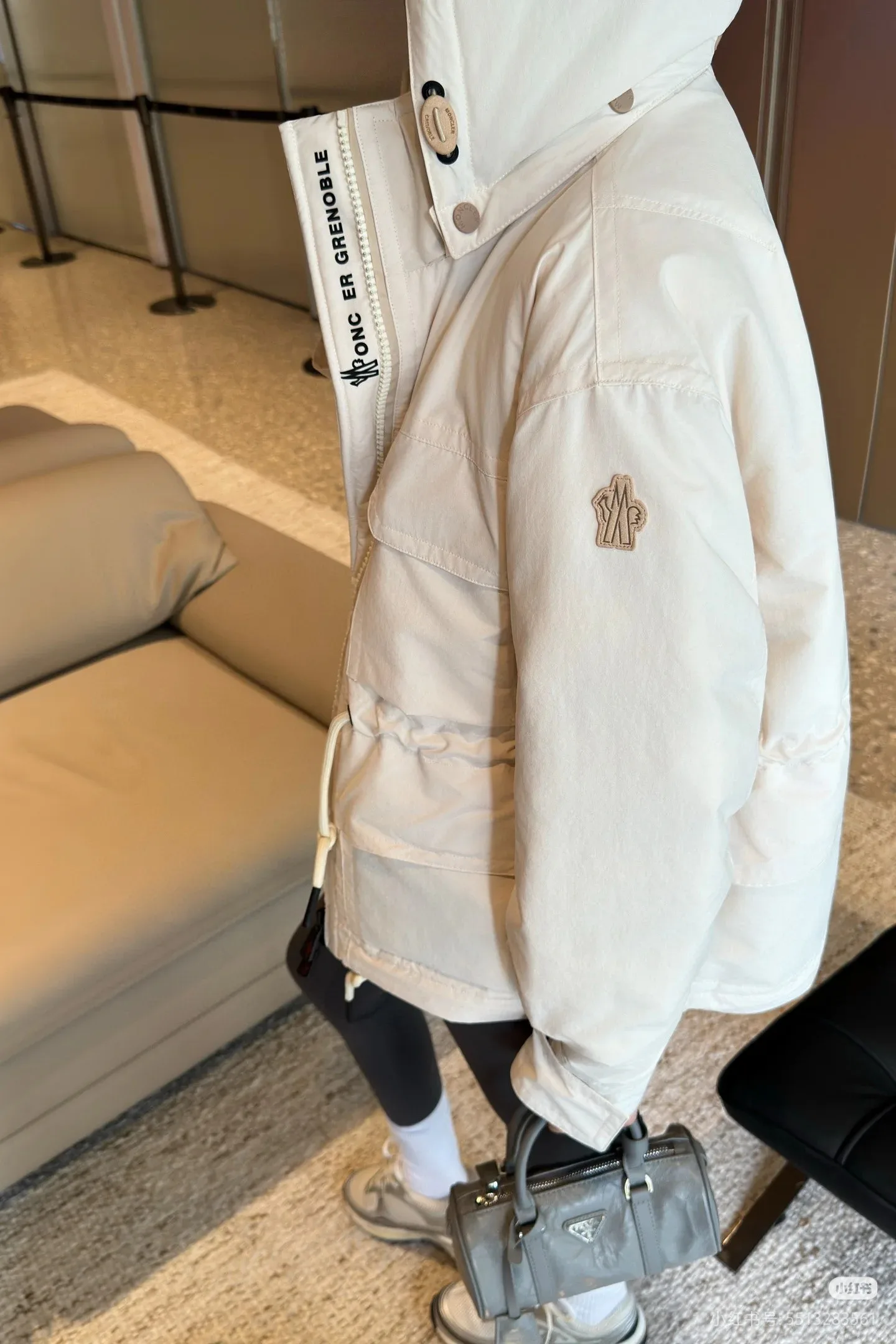 Women's Jackets And Down Jackets MONCLER 18044445