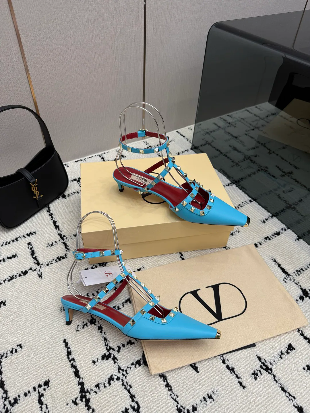Women's Open-Toe Sandals VALENTINO 17594507