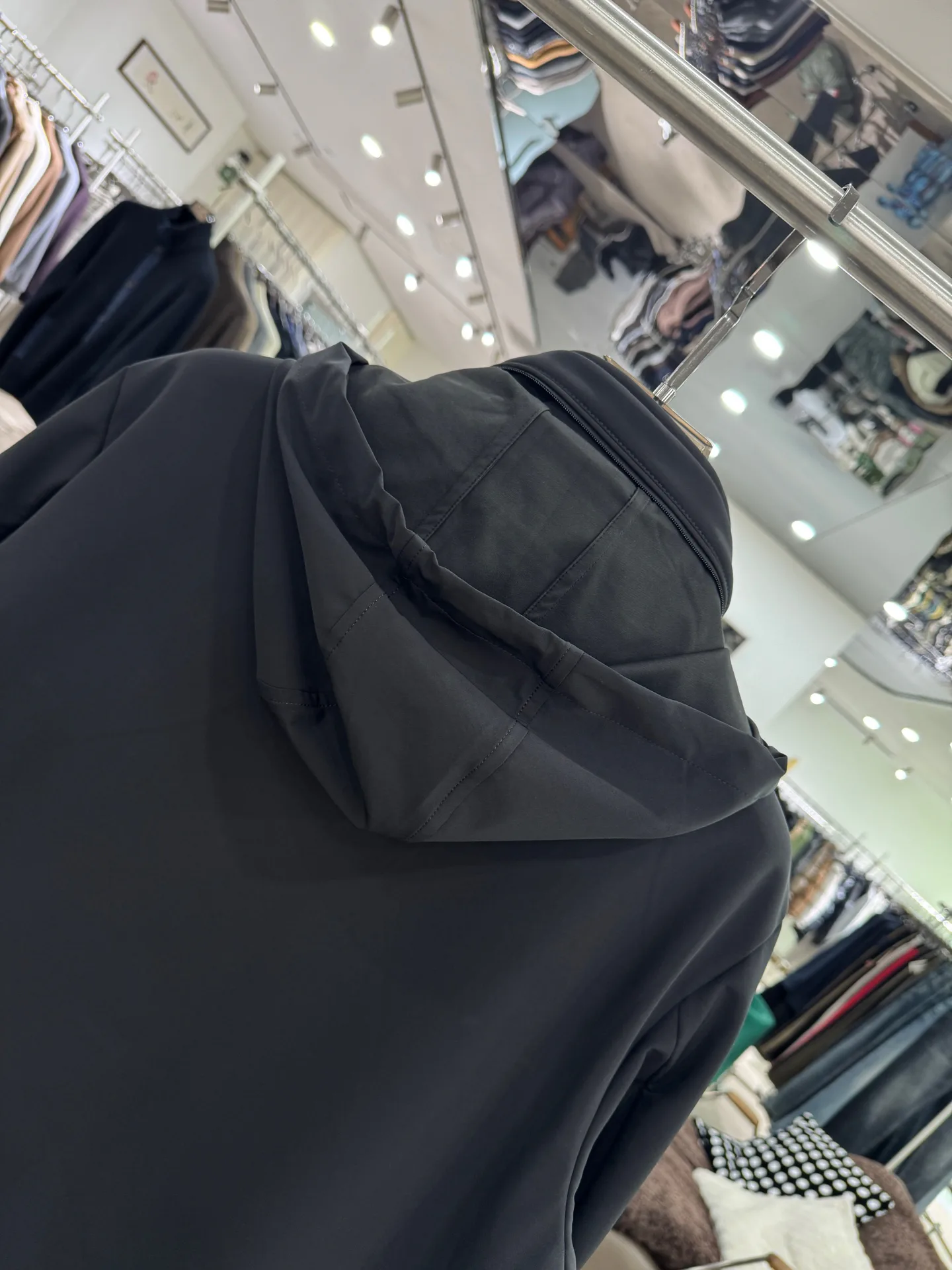 Men's Jackets And Down Jackets MONCLER 18084206