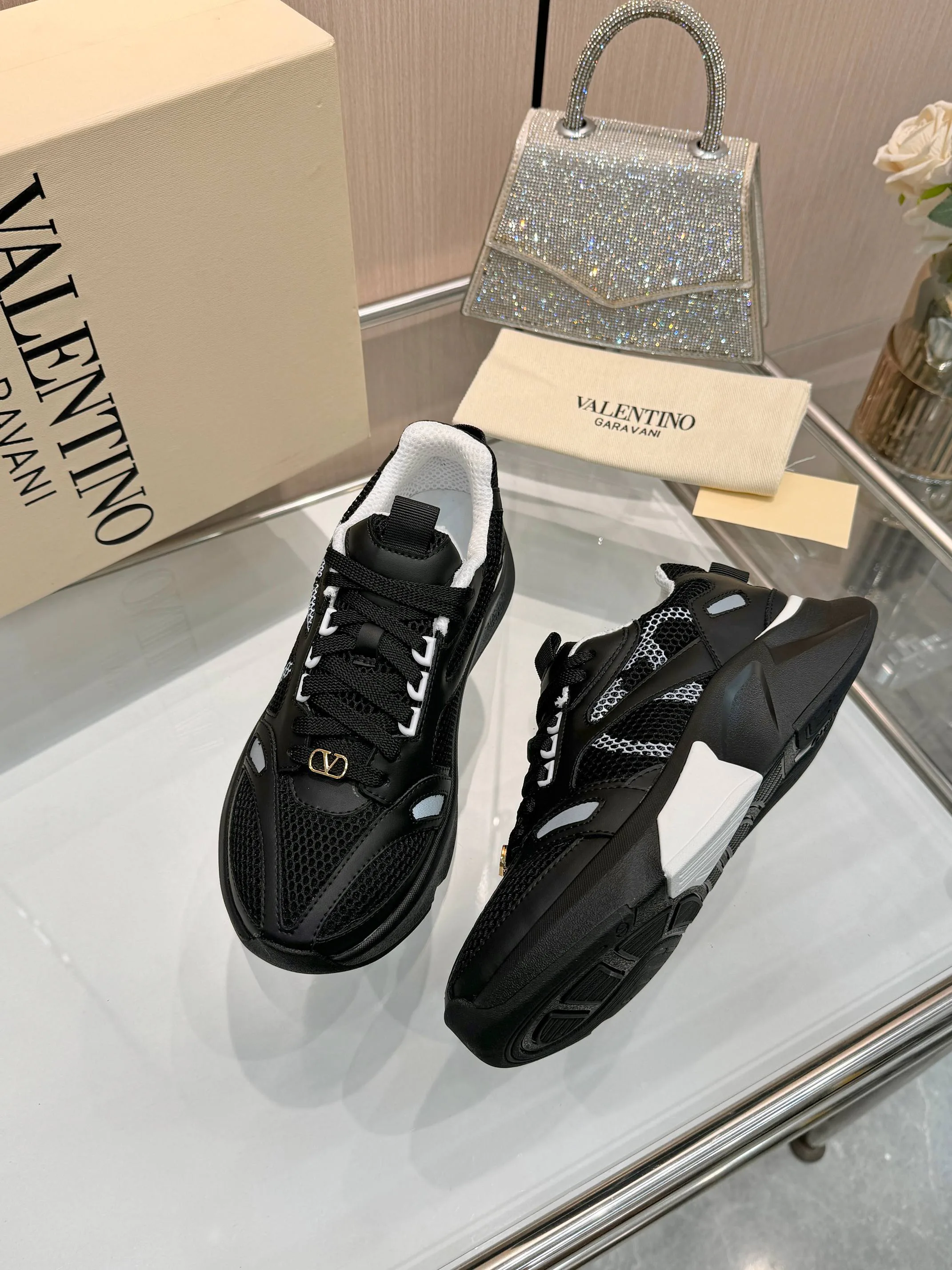 Men's Sneakers VALENTINO 17037991
