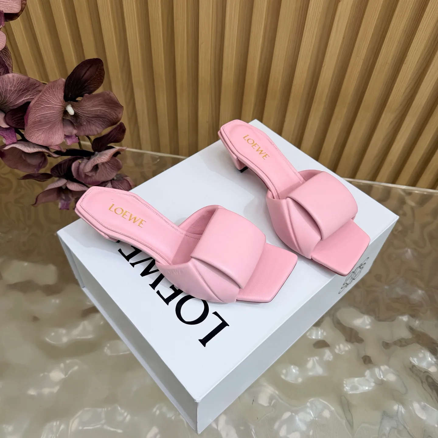 Women's Mules And Clogs LOEWE 18062401