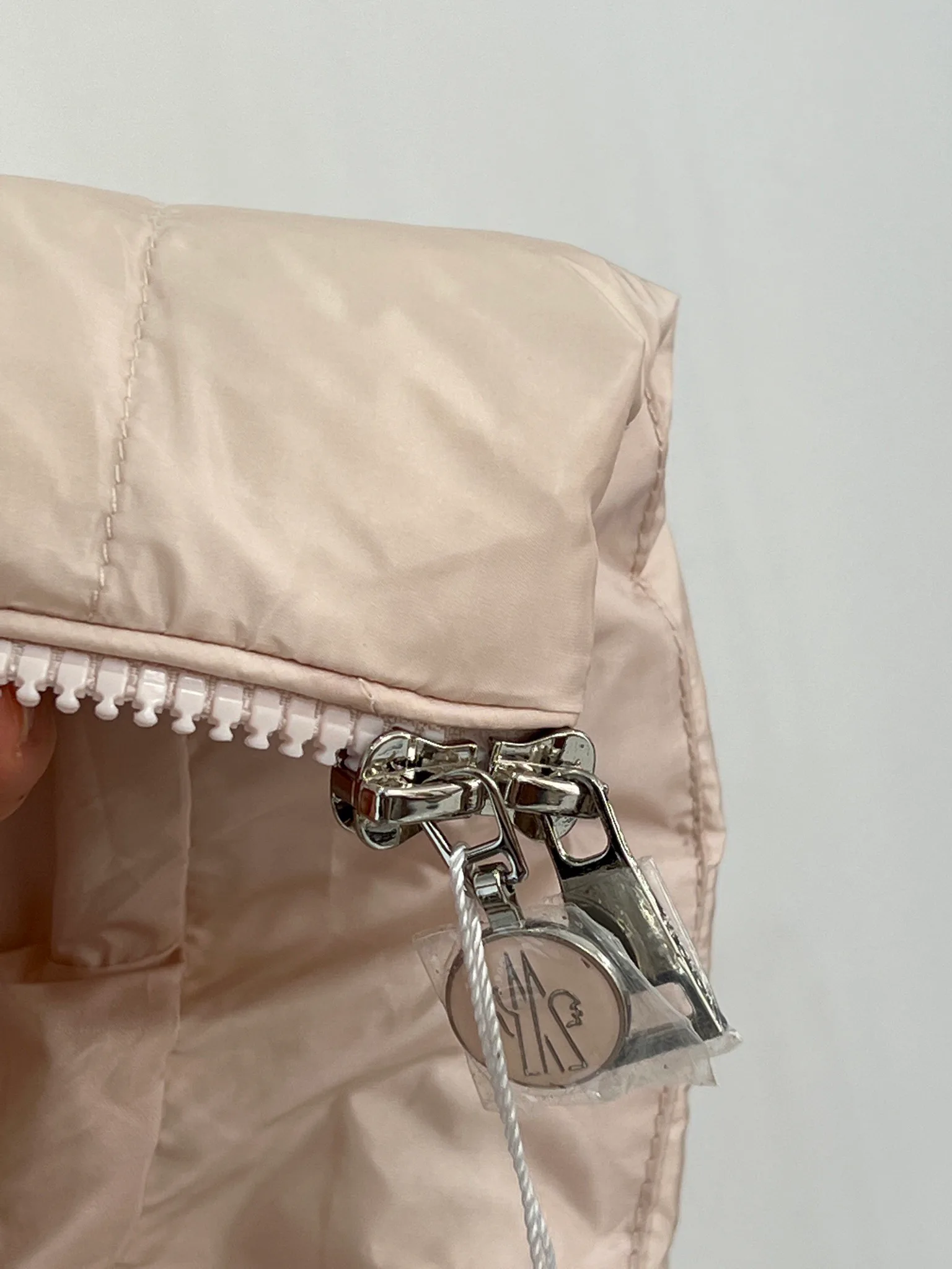 Women's Jackets And Down Jackets MONCLER 18416265