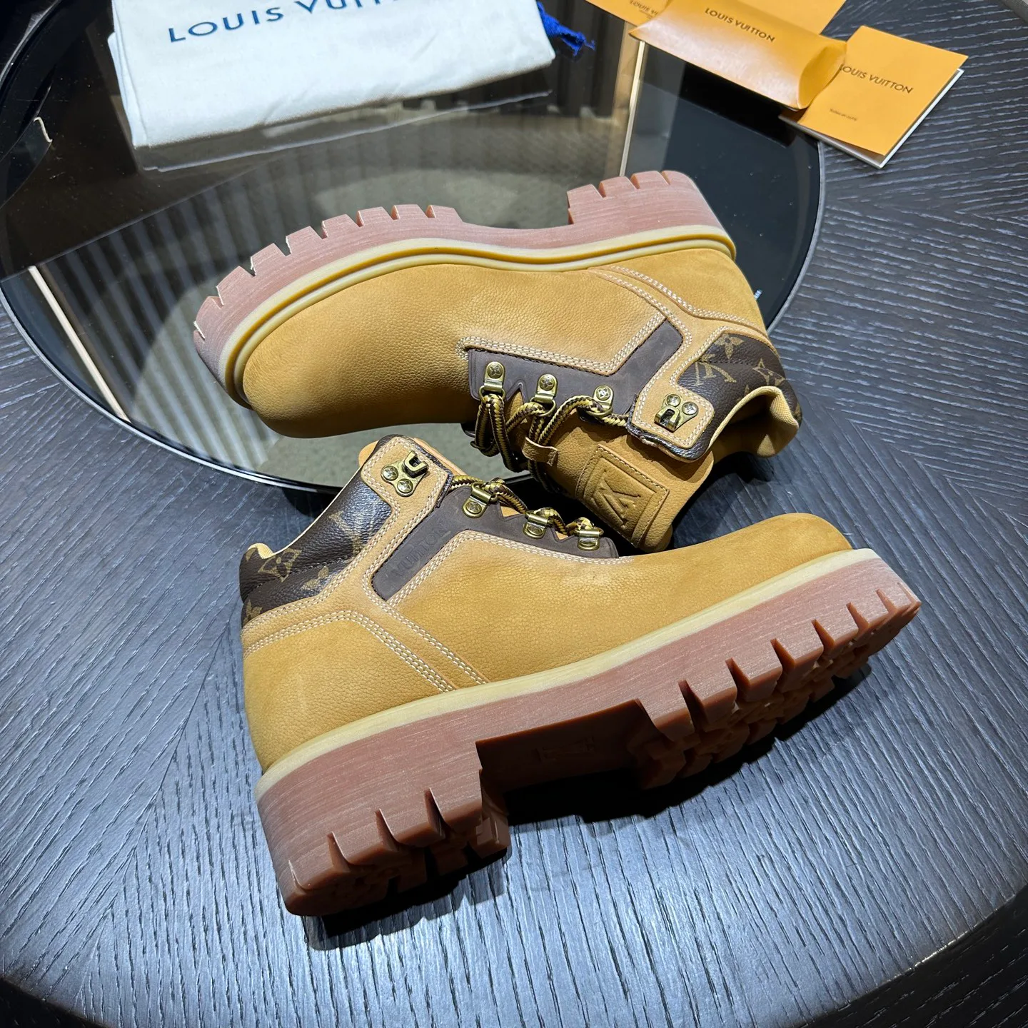 Men's Ankle Boots LOUIS VUITTON 18191616