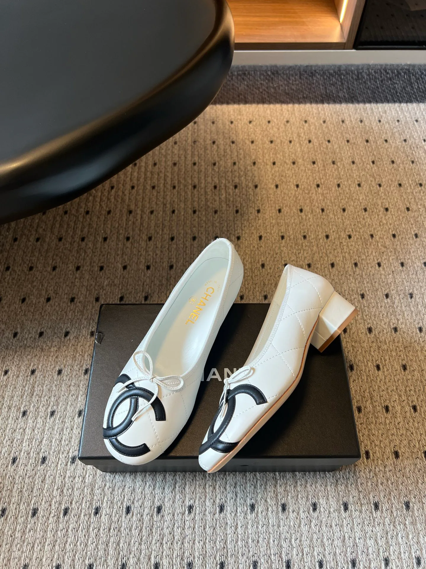 Women's Ballet Flats CHANEL 17523617