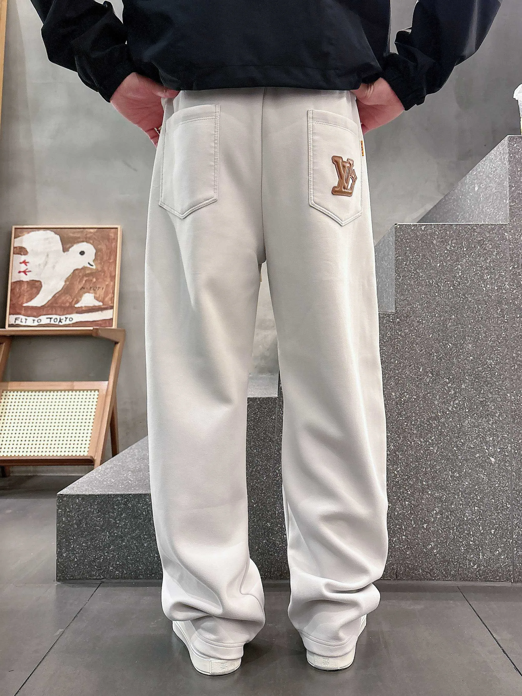 Men's Trousers LOUIS VUITTON 18368682