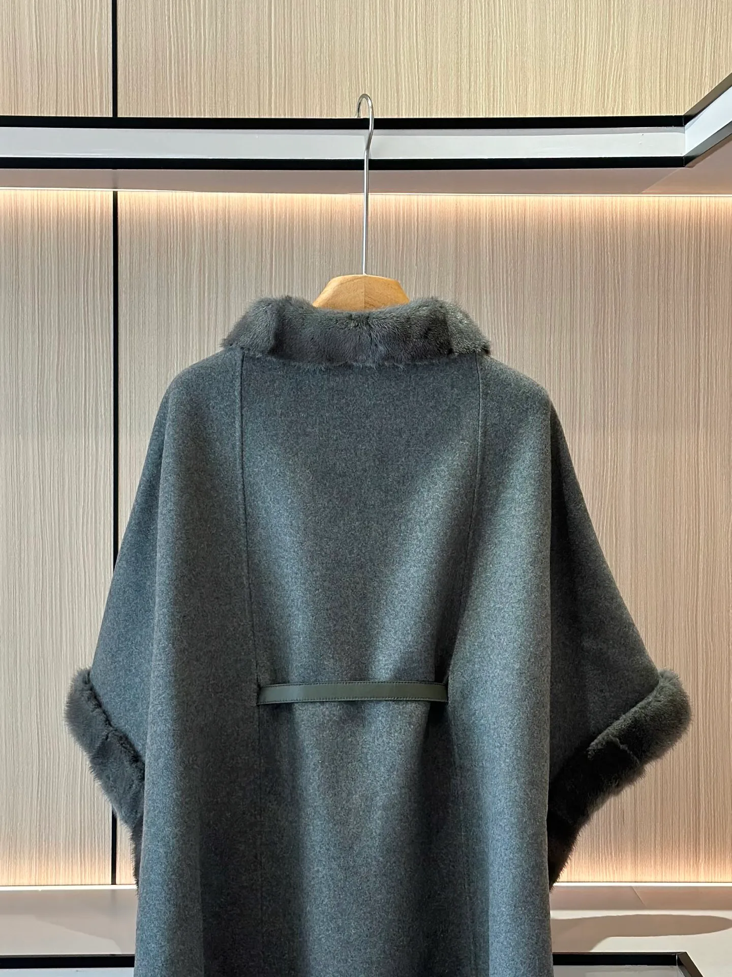 Women's Coats LORO PIANA 18197606