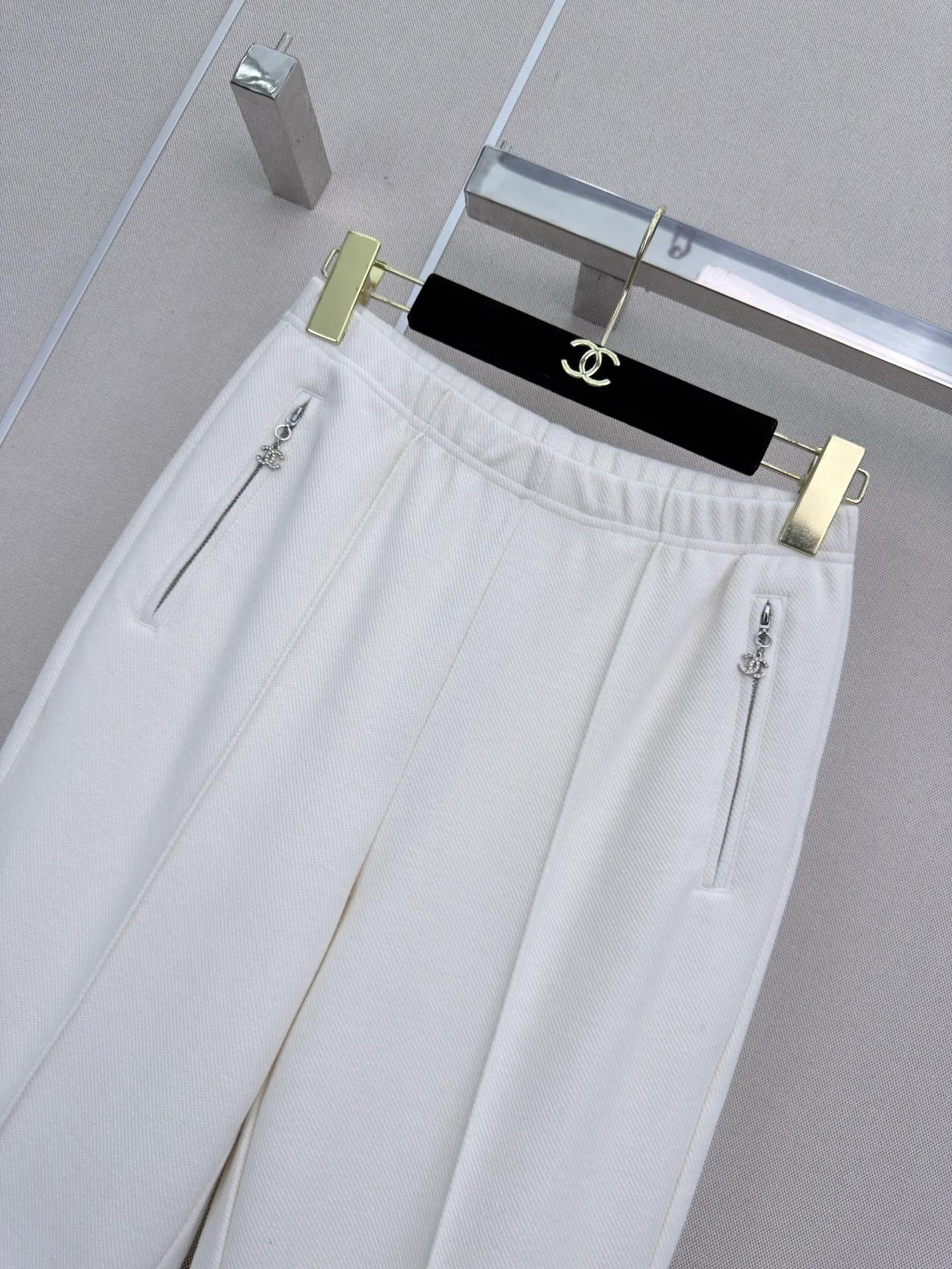Women's Trousers CHANEL 18138155