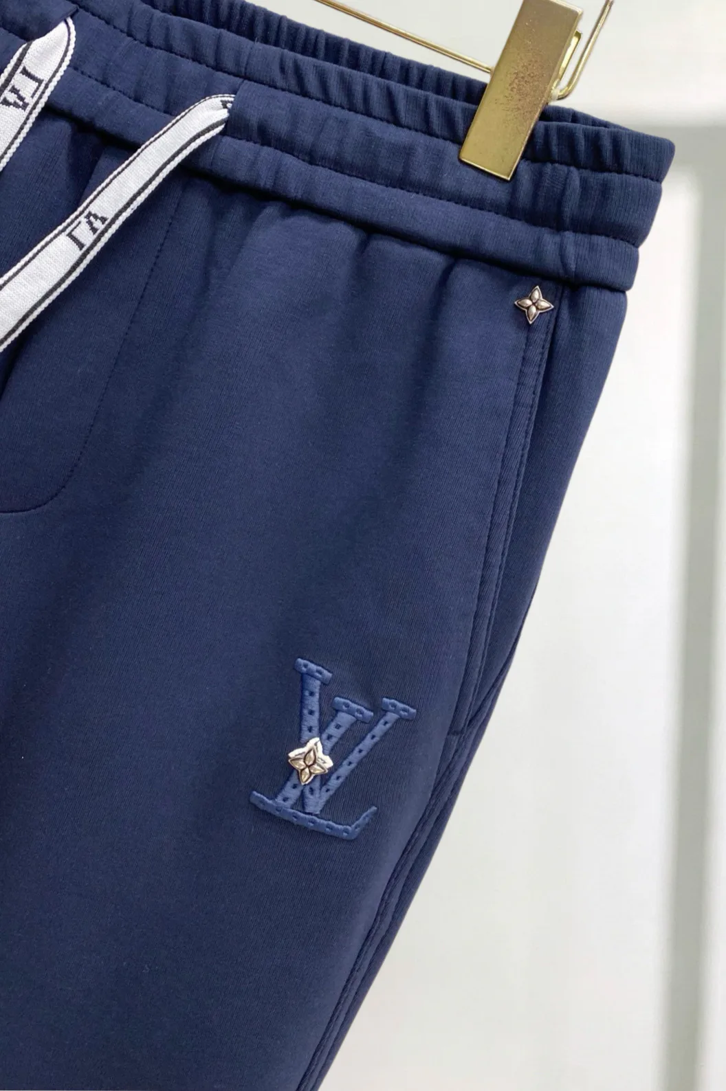 Men's Trousers LOUIS VUITTON 17973703