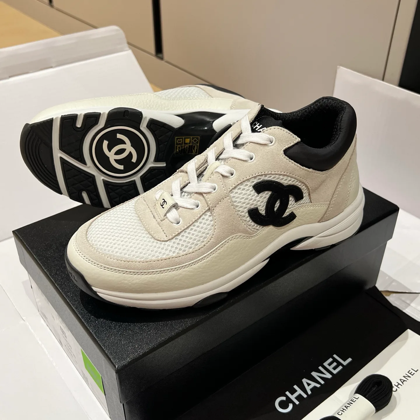 Women's Sneakers CHANEL 18121530