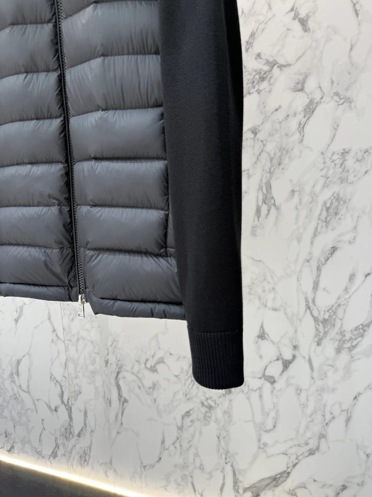 Men's Jackets And Down Jackets MONCLER 18480842