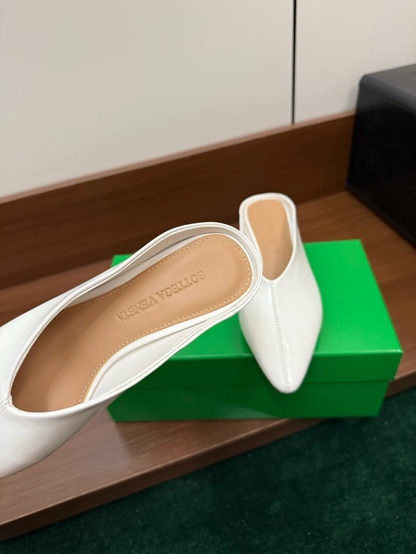 Women's Mules And Clogs BOTTEGA VENETA 17816994