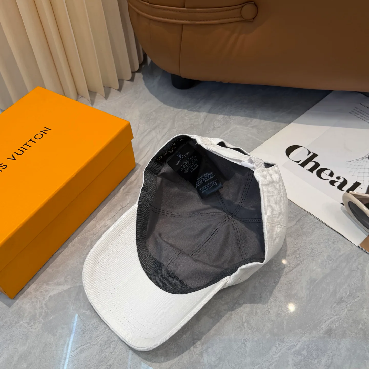 Hats LOUIS VUITTON 17411592