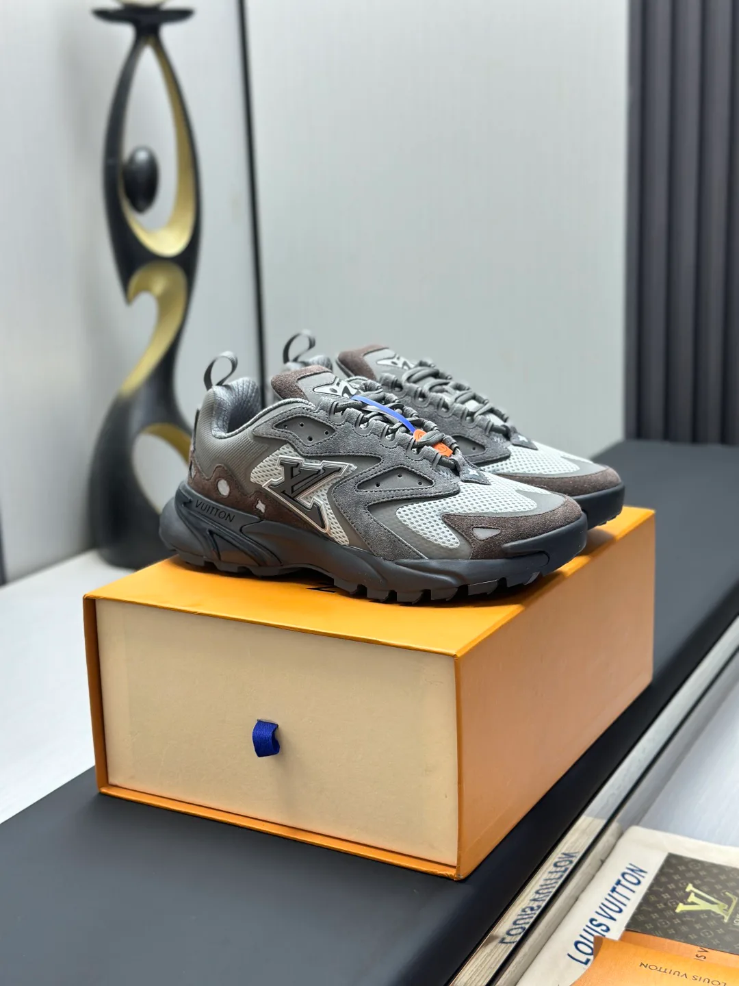 Men's Sneakers LOUIS VUITTON 18211978