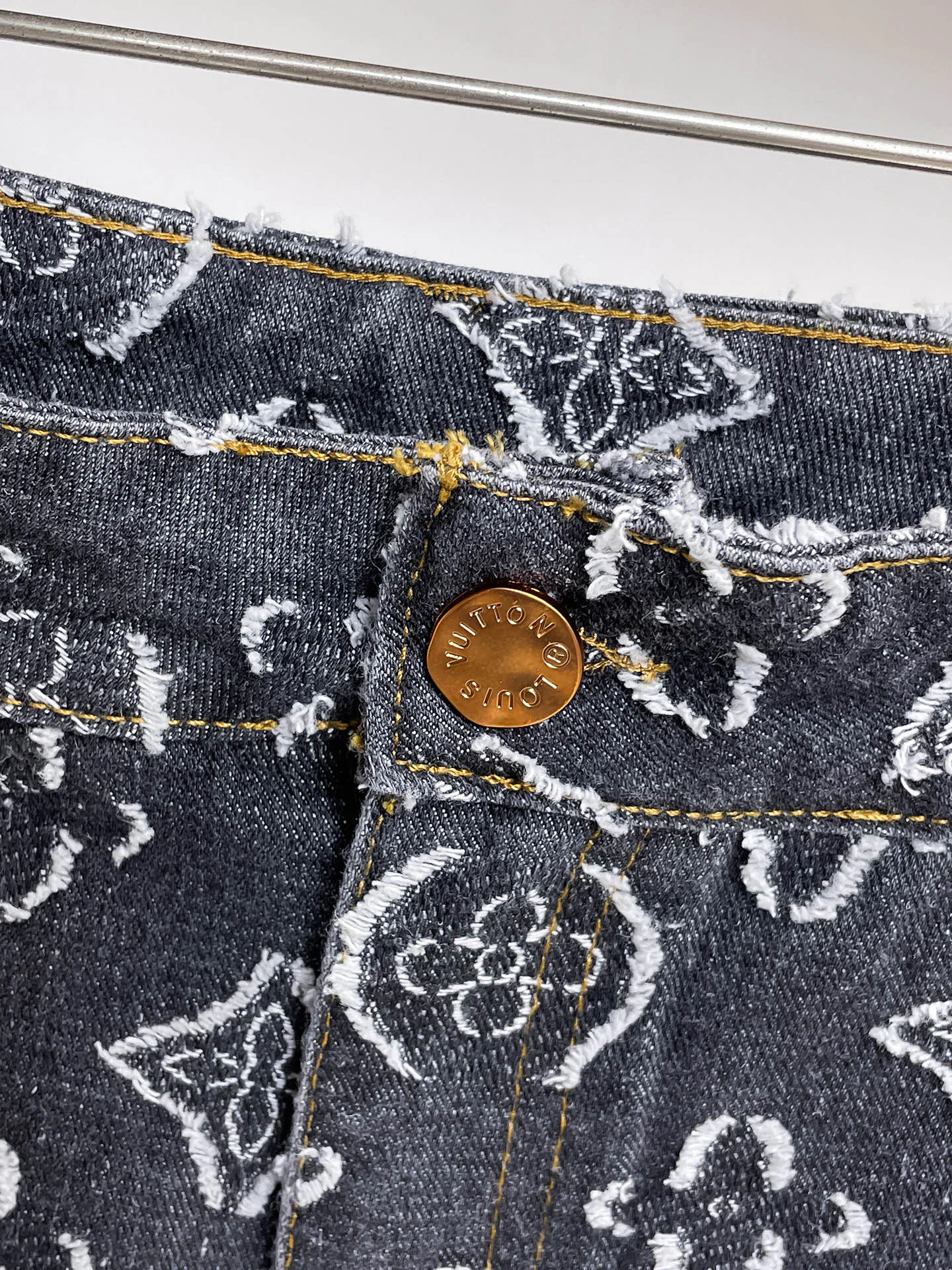 Men's Jeans LOUIS VUITTON 18345648