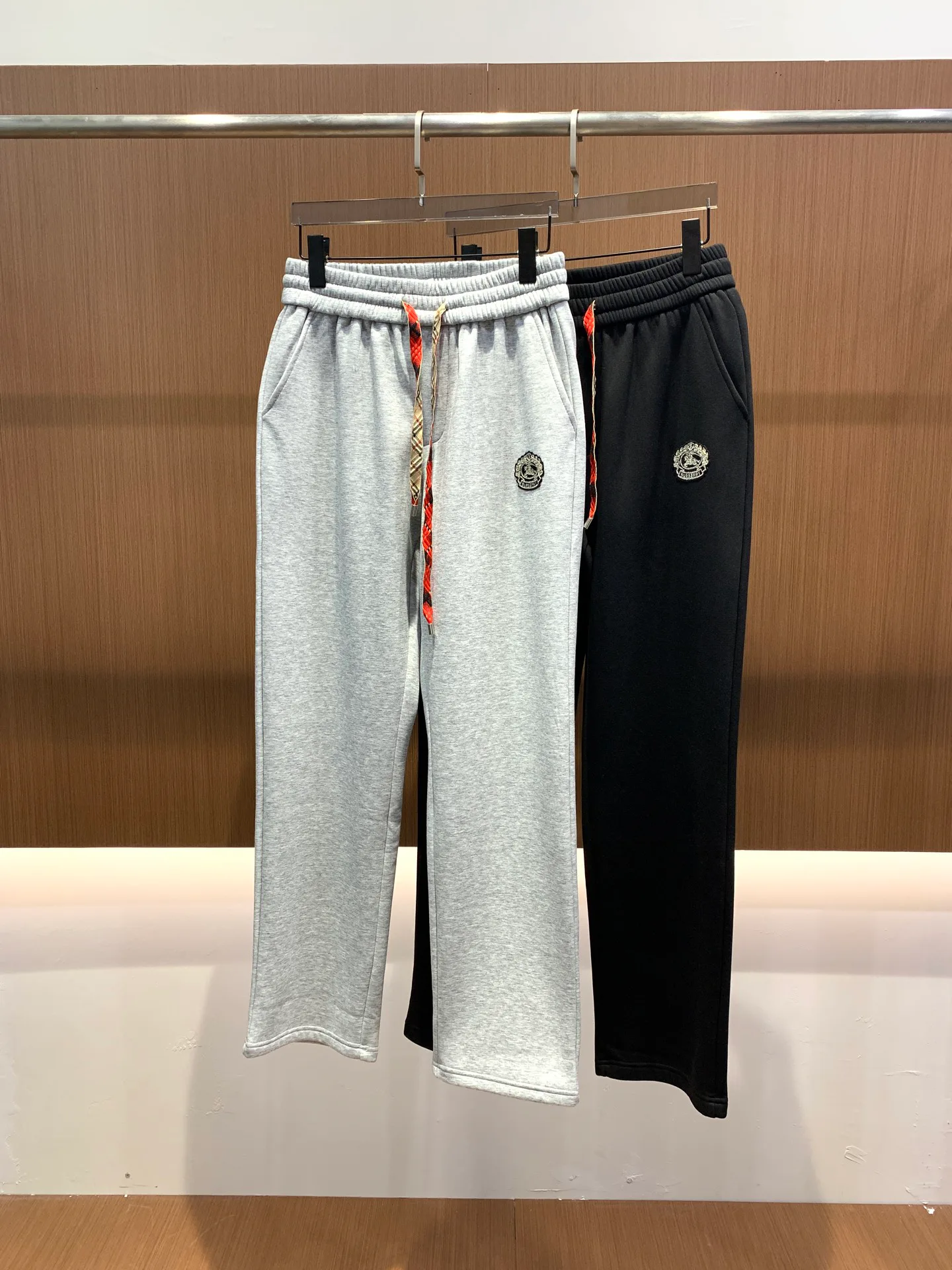 Men's Trousers BURBERRY 18098476
