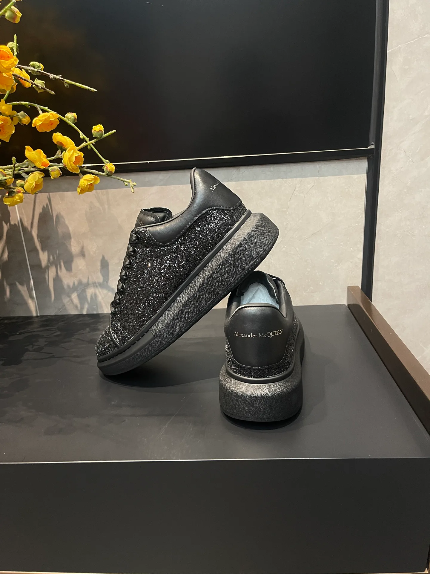 Women's Sneakers ALEXANDER MCQUEEN 17827928