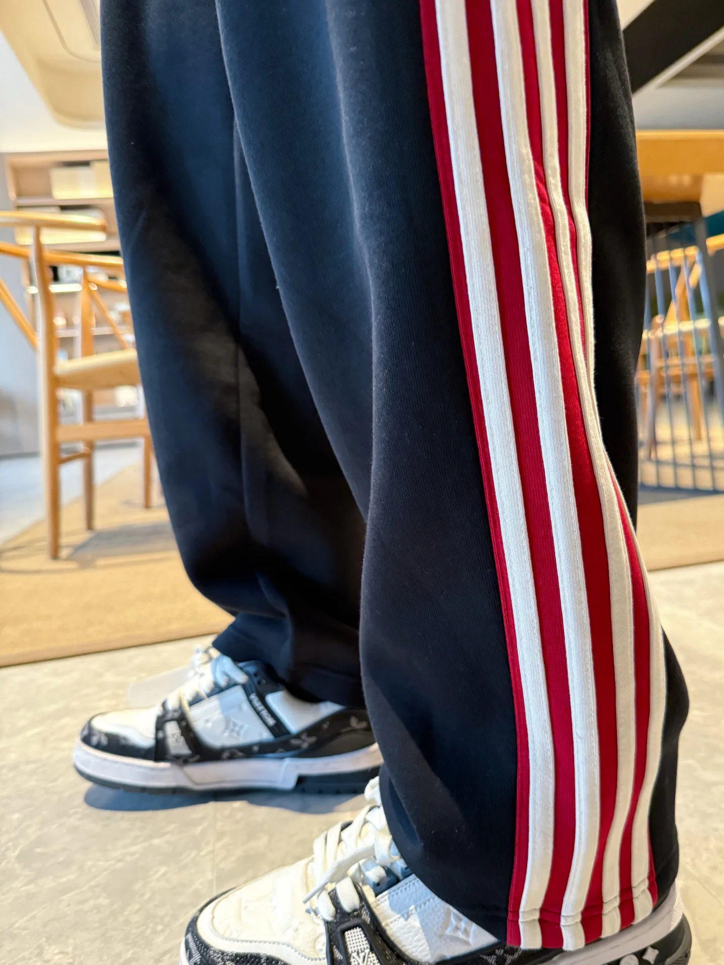 Men's Trousers BALENCIAGA 18345788