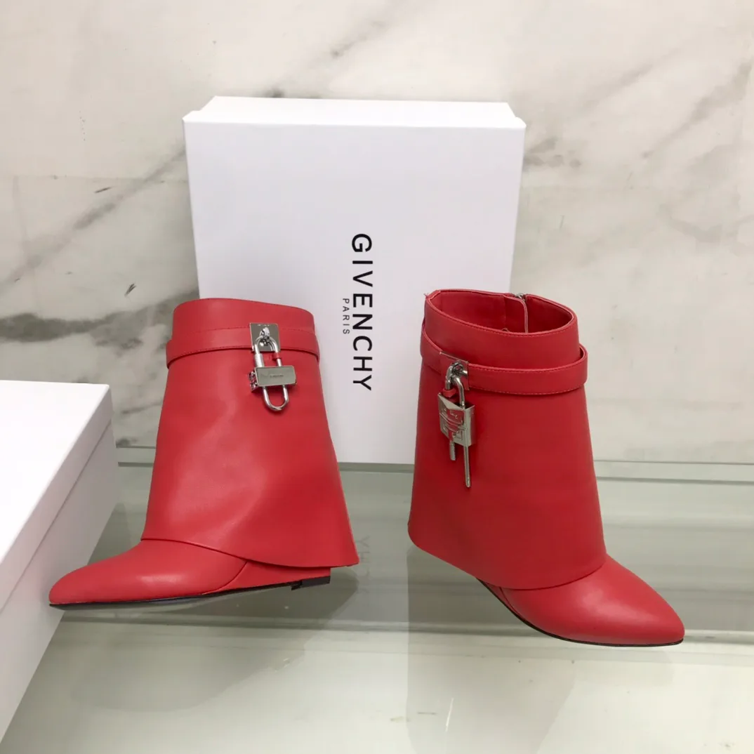 Women's Booties GIVENCHY 18294532