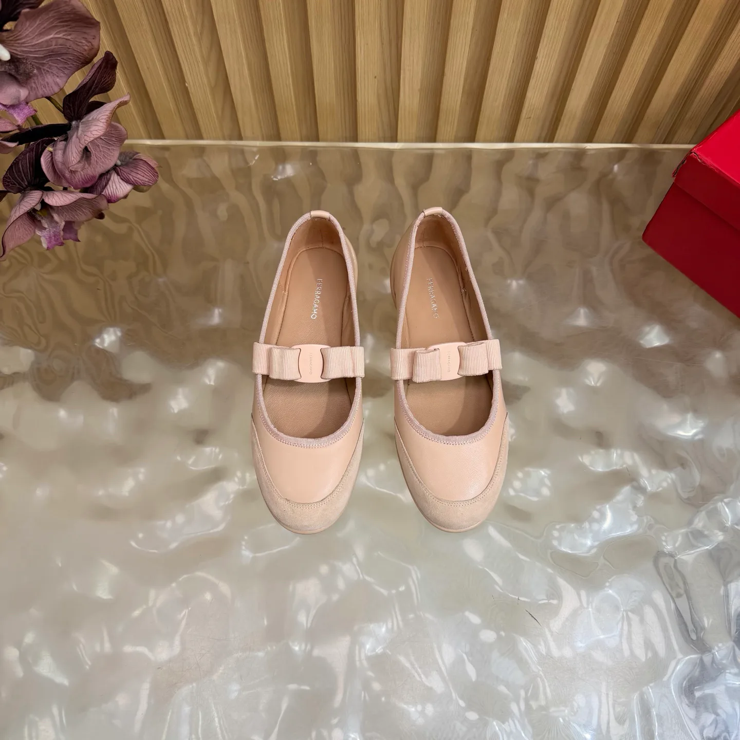 Балетки Женские Salvatore Ferragamo 18645859