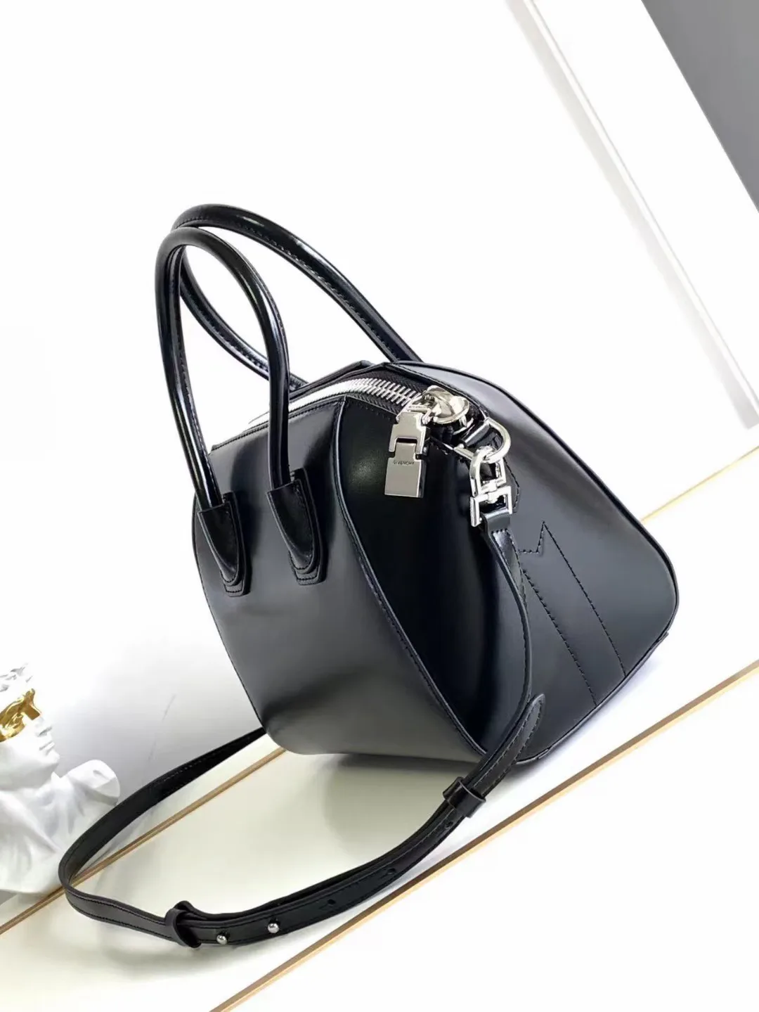Women's Classic Handbags GIVENCHY 18452644