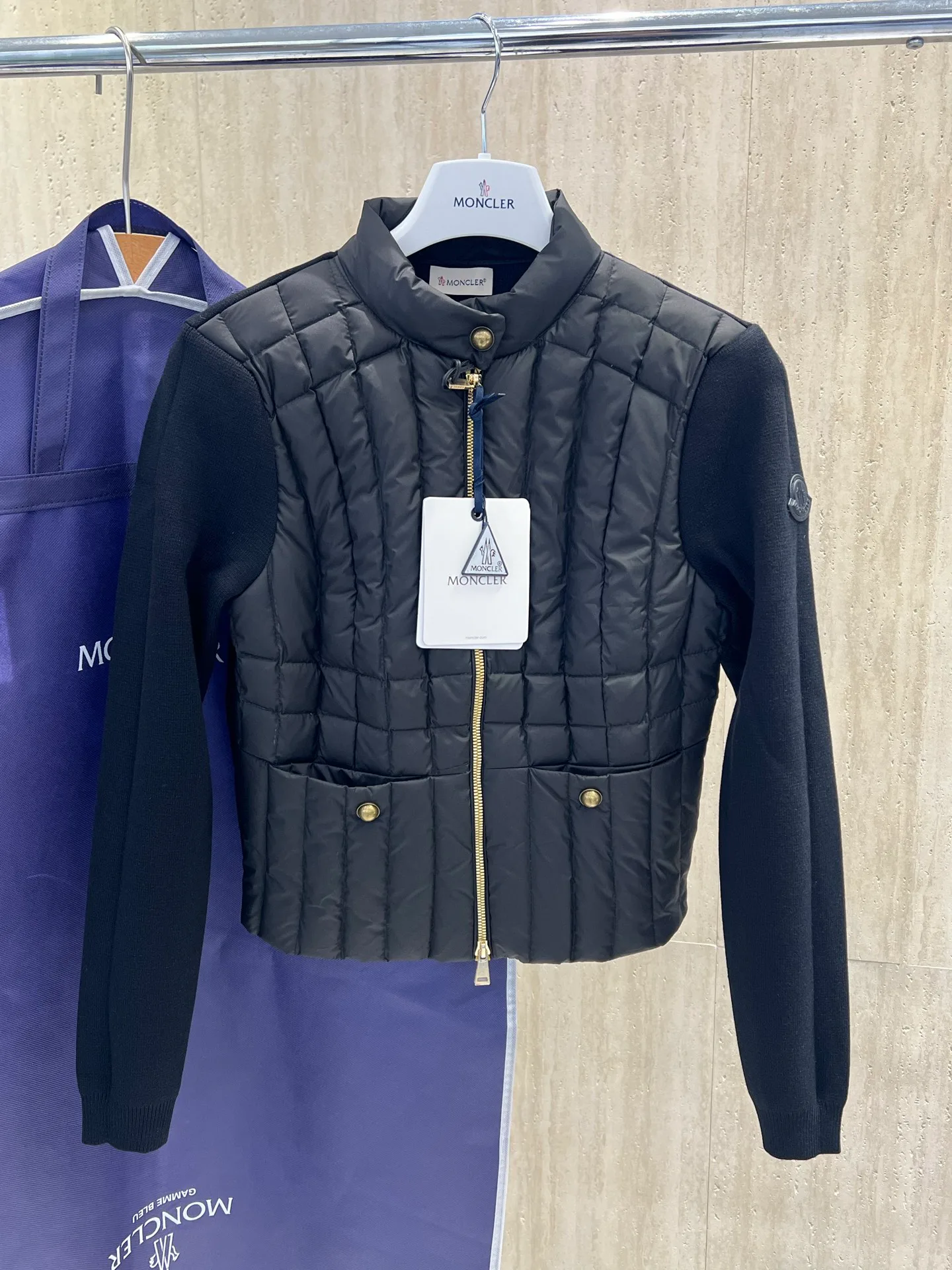 Куртки И Пуховики Женские Moncler 18658017