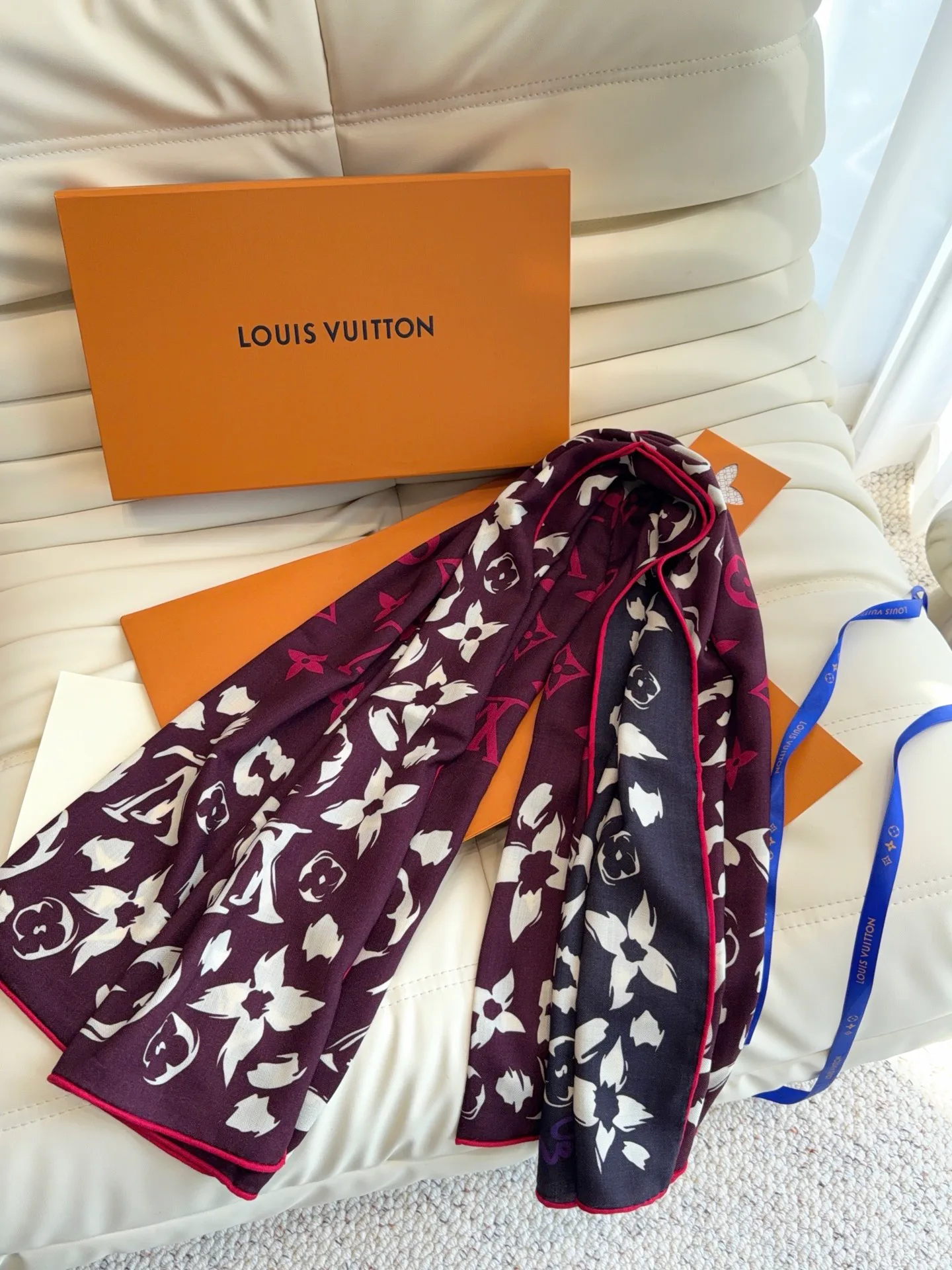 Silk Scarves LOUIS VUITTON 18322290