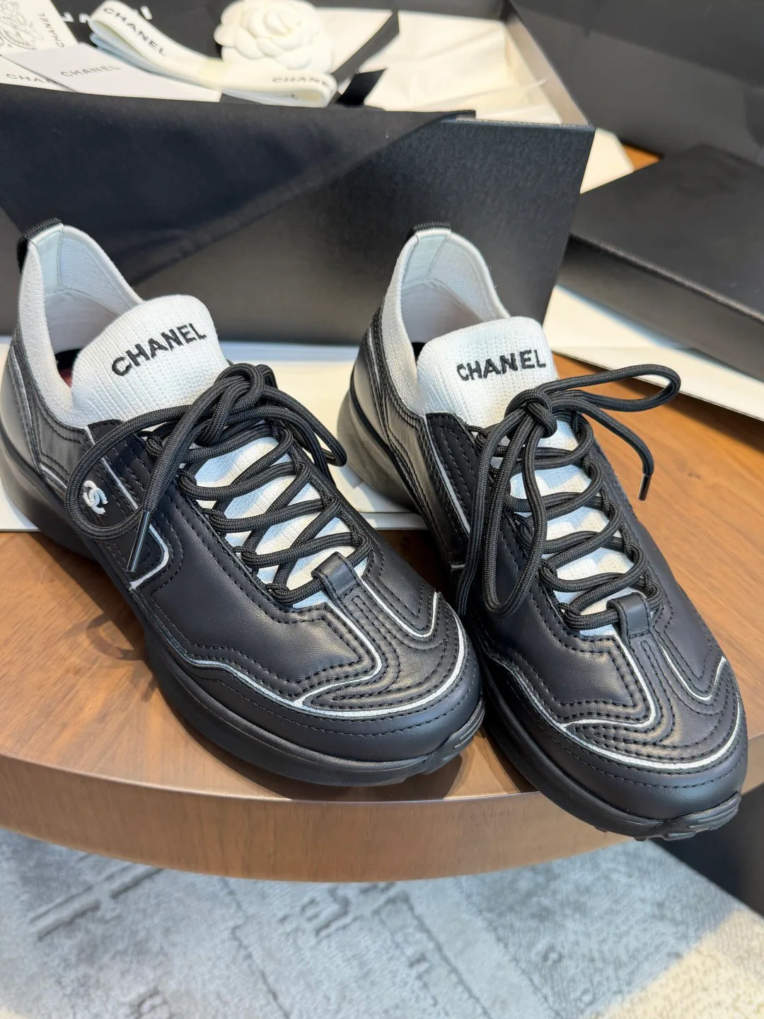 Women's Sneakers CHANEL 18067088