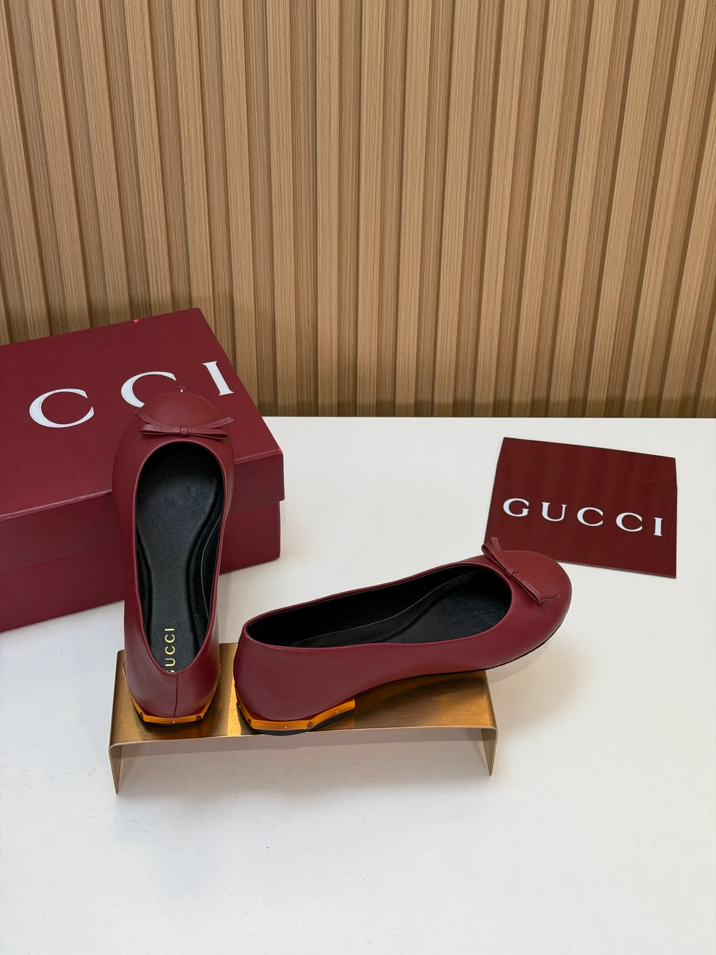 Women's Ballet Flats GUCCI 18083634