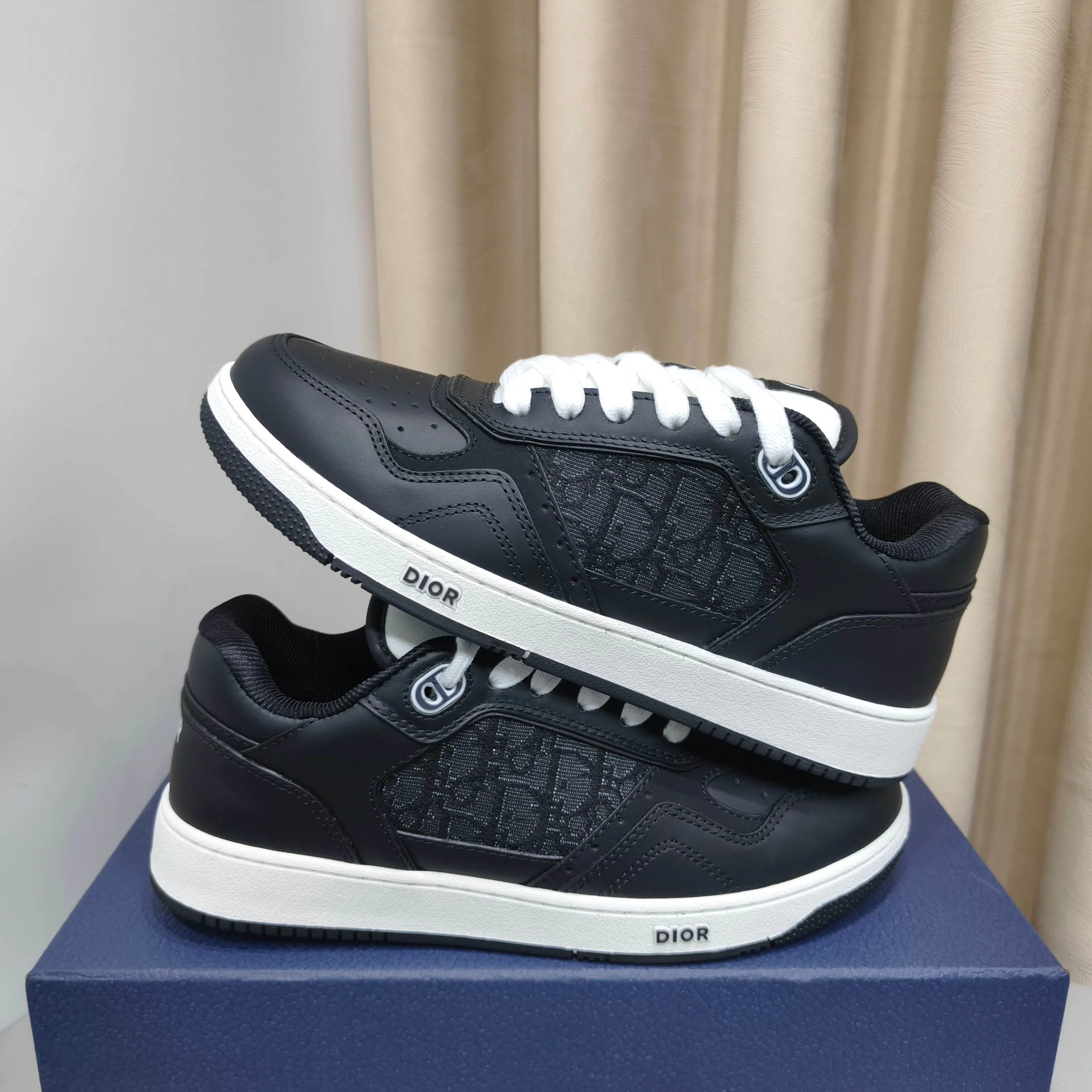 Women's Sneakers CHRISTIAN DIOR 17988884
