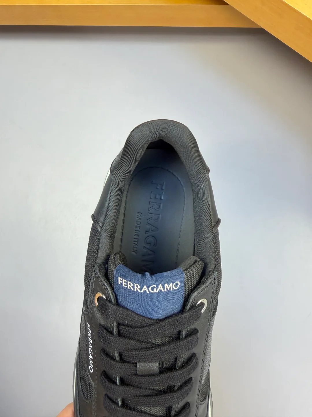 Кроссовки Мужские Salvatore Ferragamo 18666886