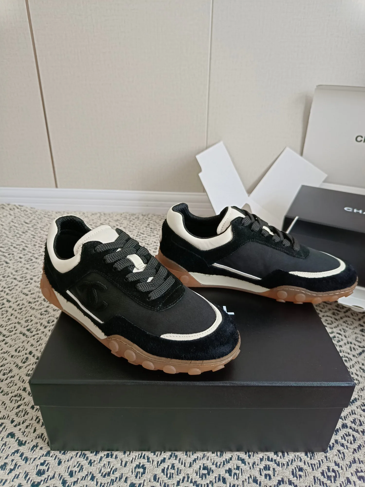 Women's Sneakers CHANEL 18475408