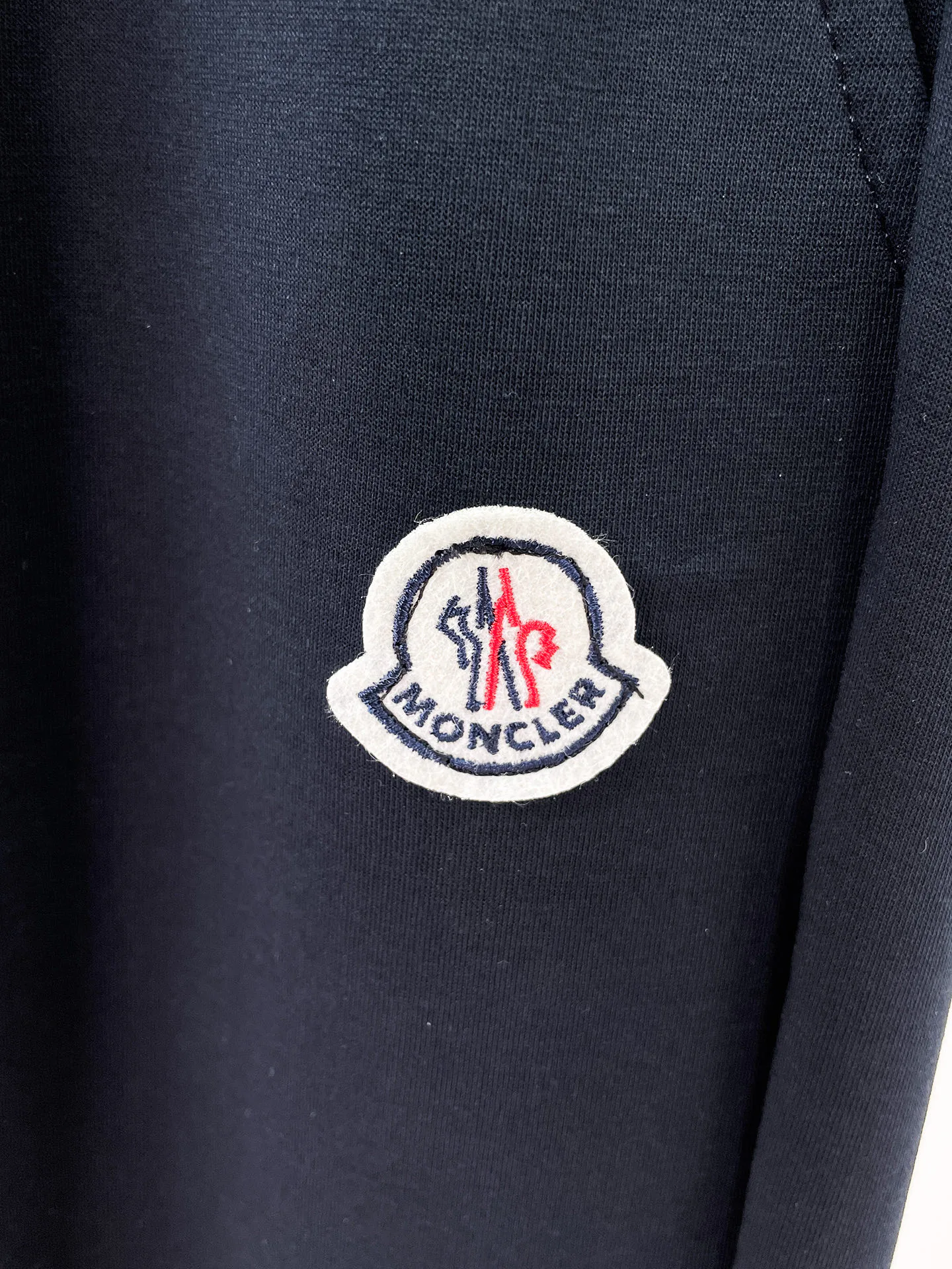 Men's Trousers MONCLER 18399360