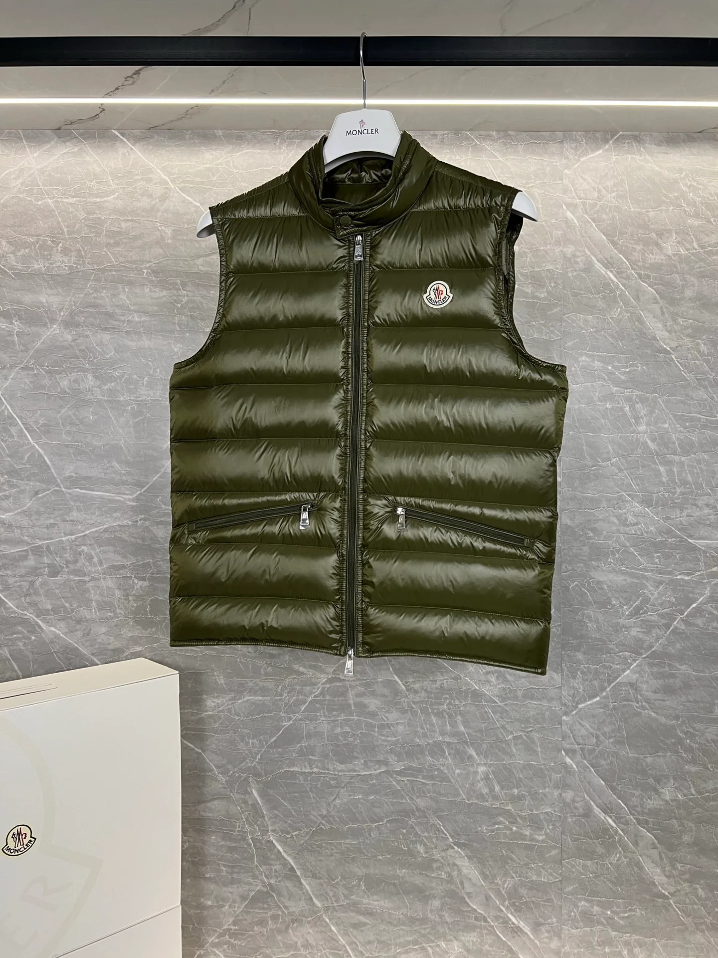 Women's Vests MONCLER 18111329