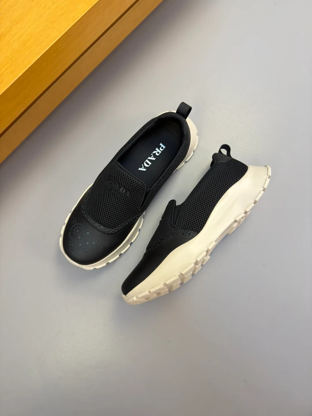 Men's Sneakers PRADA 17368532