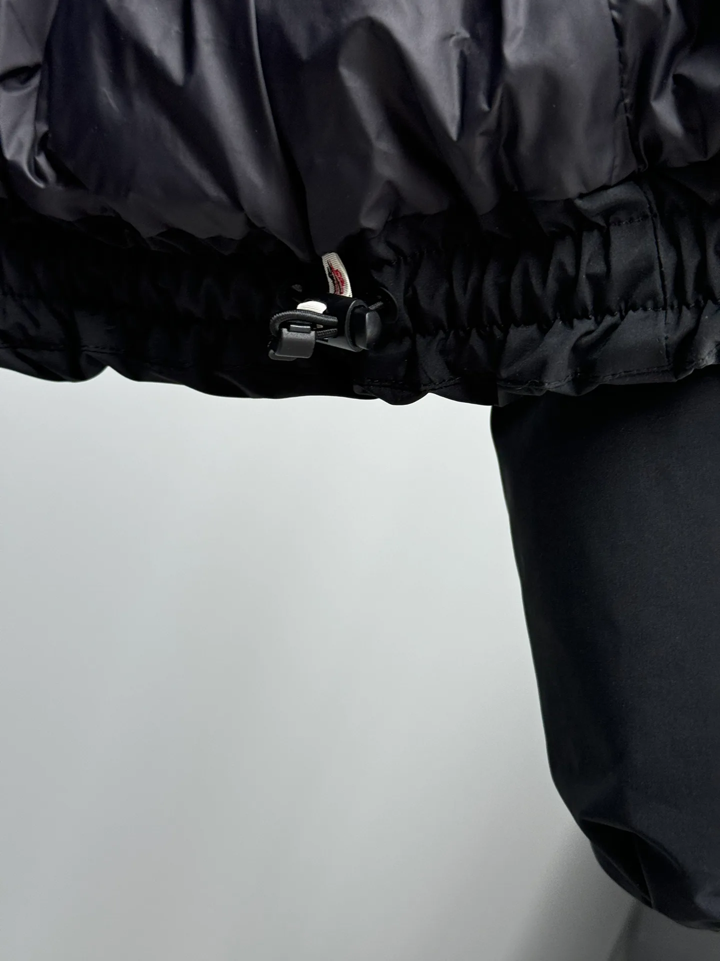 Women's Jackets And Down Jackets MONCLER 17939203