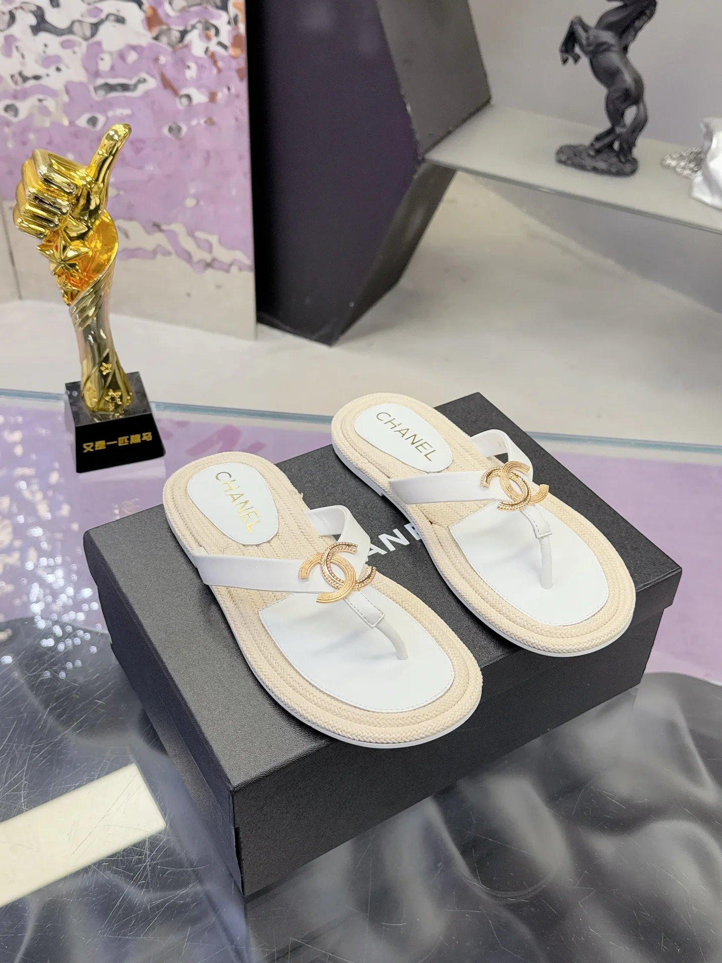 Women's Flip-Flops CHANEL 16978436