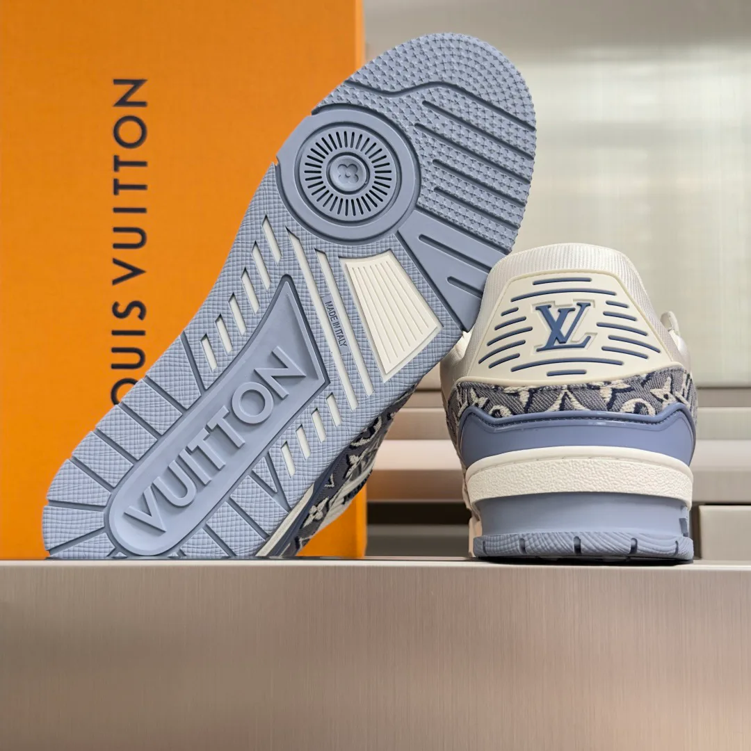 Women's Sneakers LOUIS VUITTON 17772025